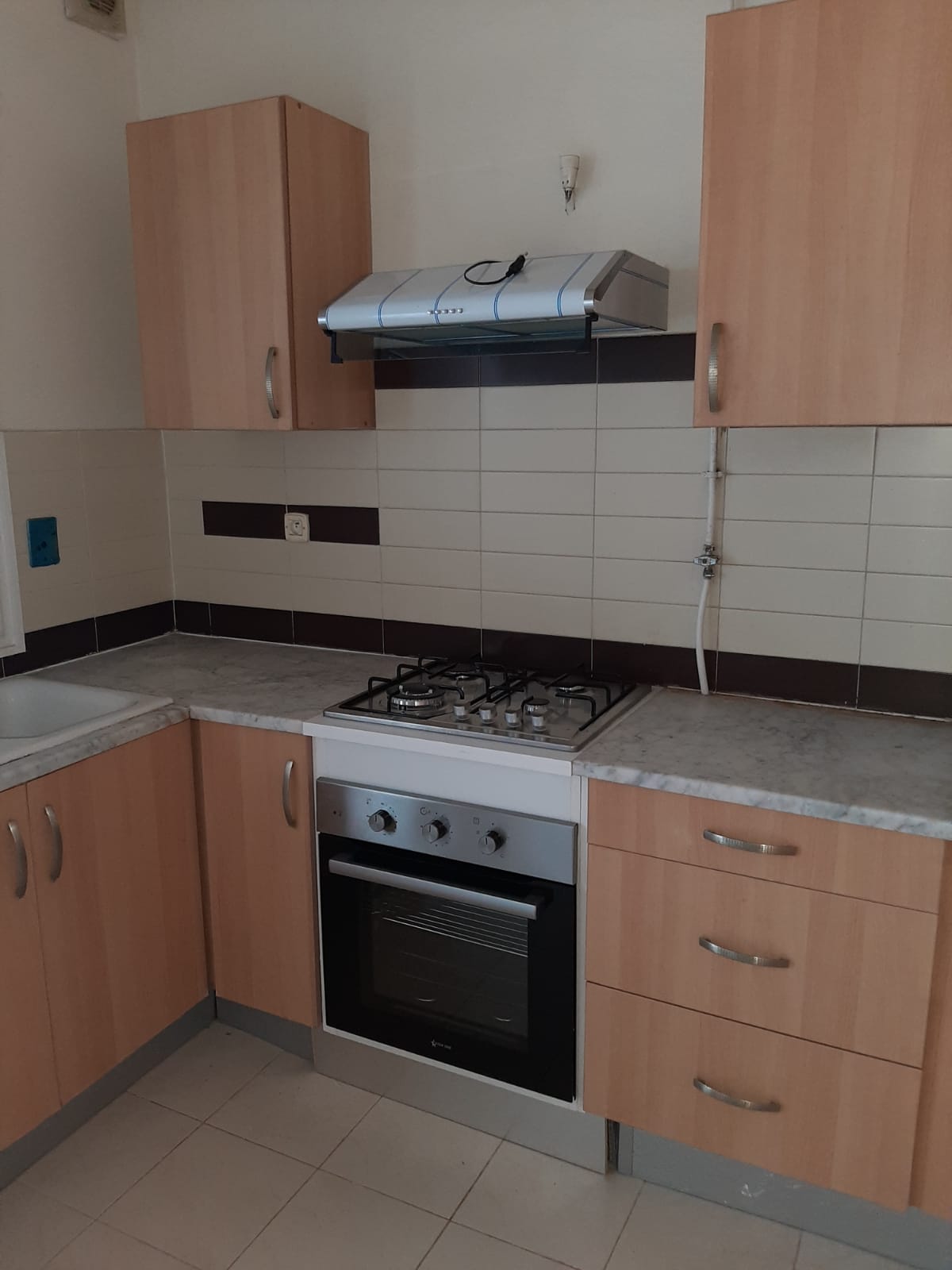 Ain Zaghouan&nbsp;Ain Zaghouan&nbsp;Location&nbsp;Appart. 3 pi�ces&nbsp;S 2 � jardin d'el aouina