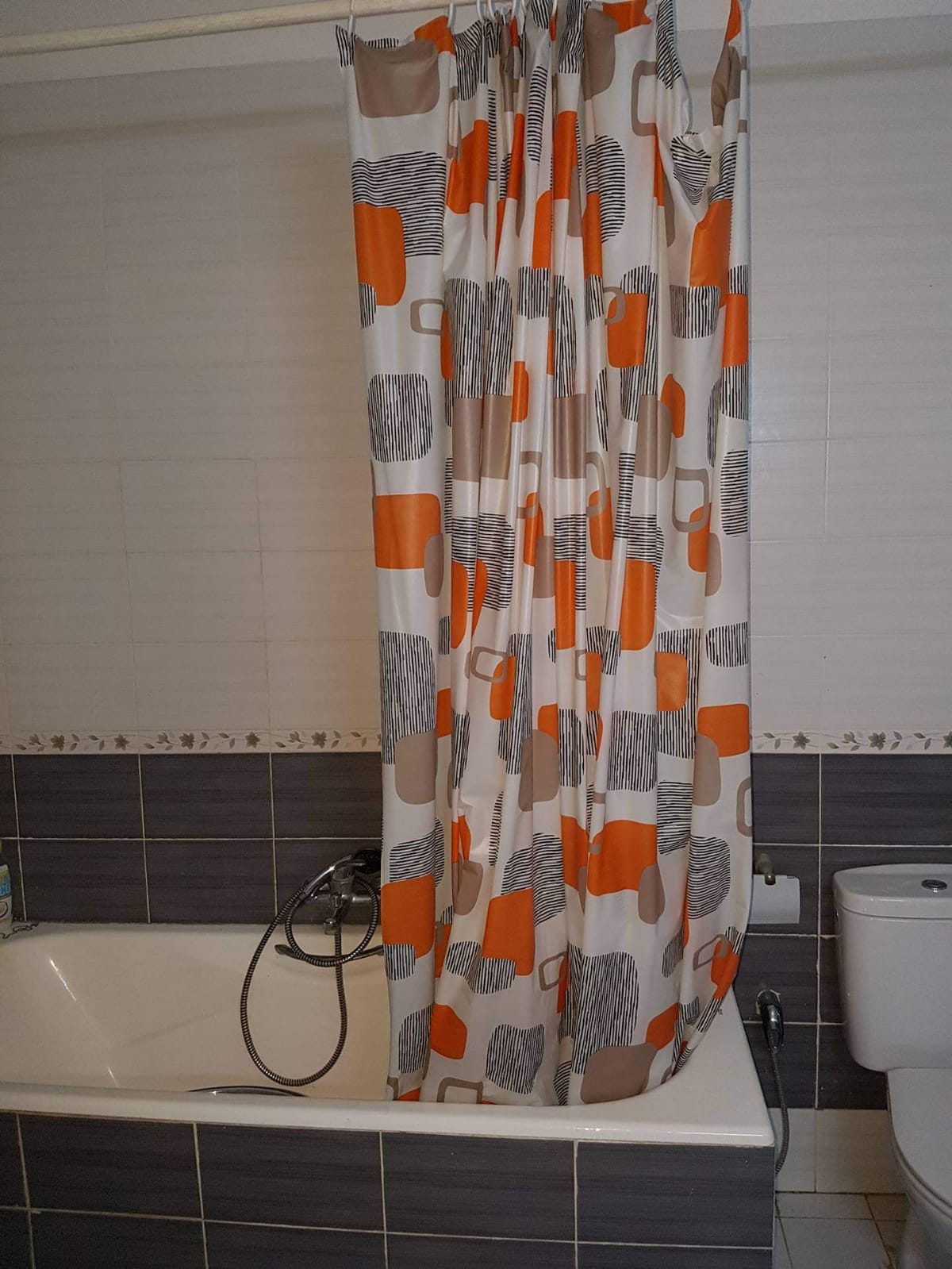 Ain Zaghouan&nbsp;Ain Zaghouan&nbsp;Location&nbsp;Appart. 3 pi�ces&nbsp;S 2 � jardin d'el aouina