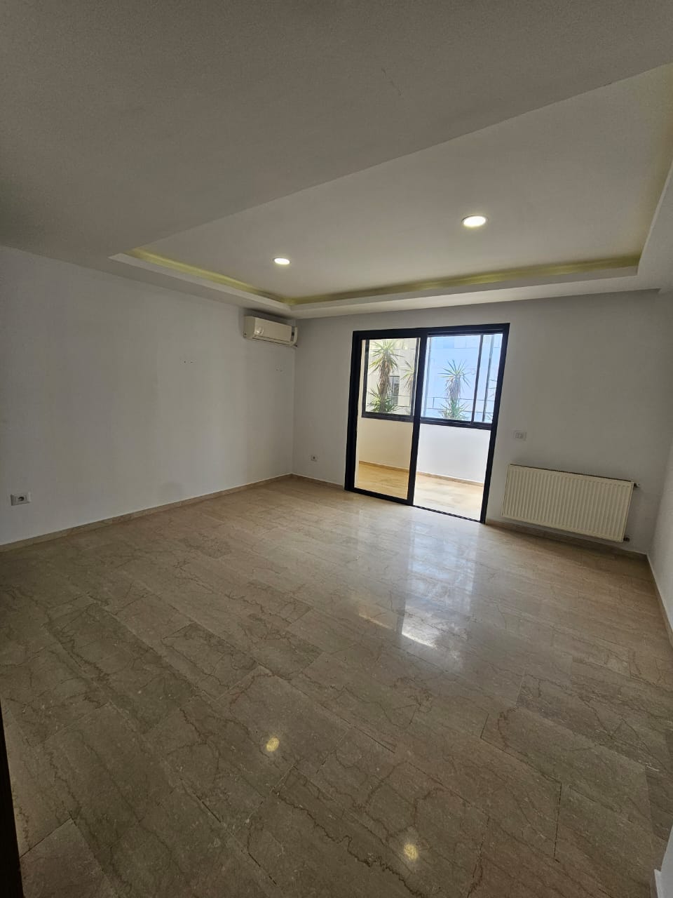 Ain Zaghouan&nbsp;Ain Zaghouan&nbsp;Location&nbsp;Appart. 3 pi�ces&nbsp;S plus trois bien orient� la nv soukra