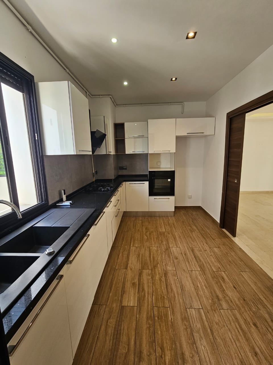 Ain Zaghouan&nbsp;Ain Zaghouan&nbsp;Location&nbsp;Appart. 3 pi�ces&nbsp;S plus trois bien orient� la nv soukra