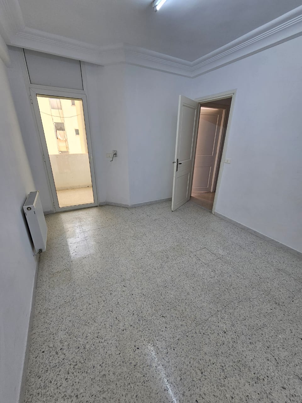 La Marsa&nbsp;El Aouina&nbsp;Location&nbsp;Appart. 3 pi�ces&nbsp;S plus deux aux jardins de l'aouina