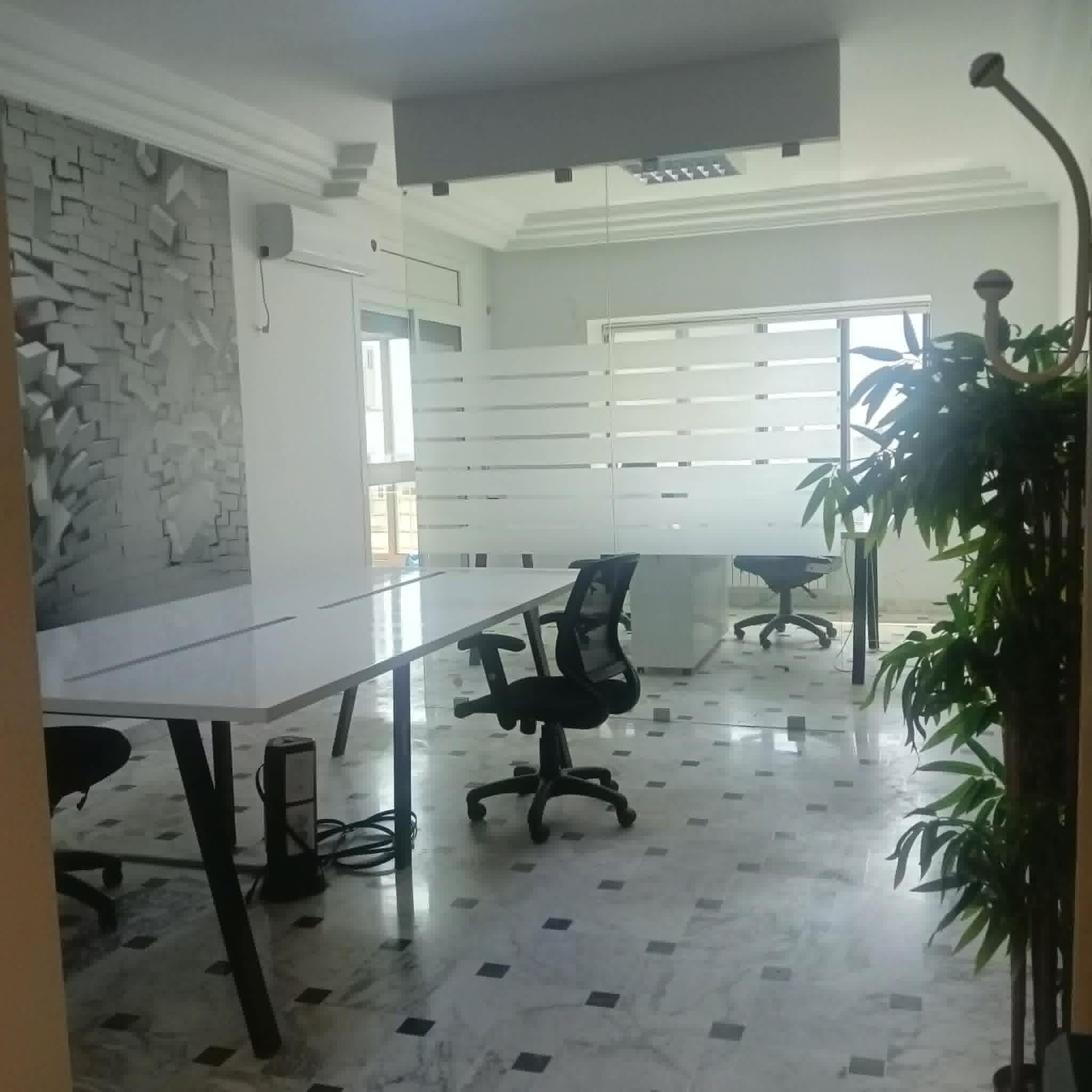 Ariana Ville&nbsp;Cite Ennasr 1&nbsp;Bureaux & Commerces&nbsp;Bureau&nbsp;Spacieux bureau h4
