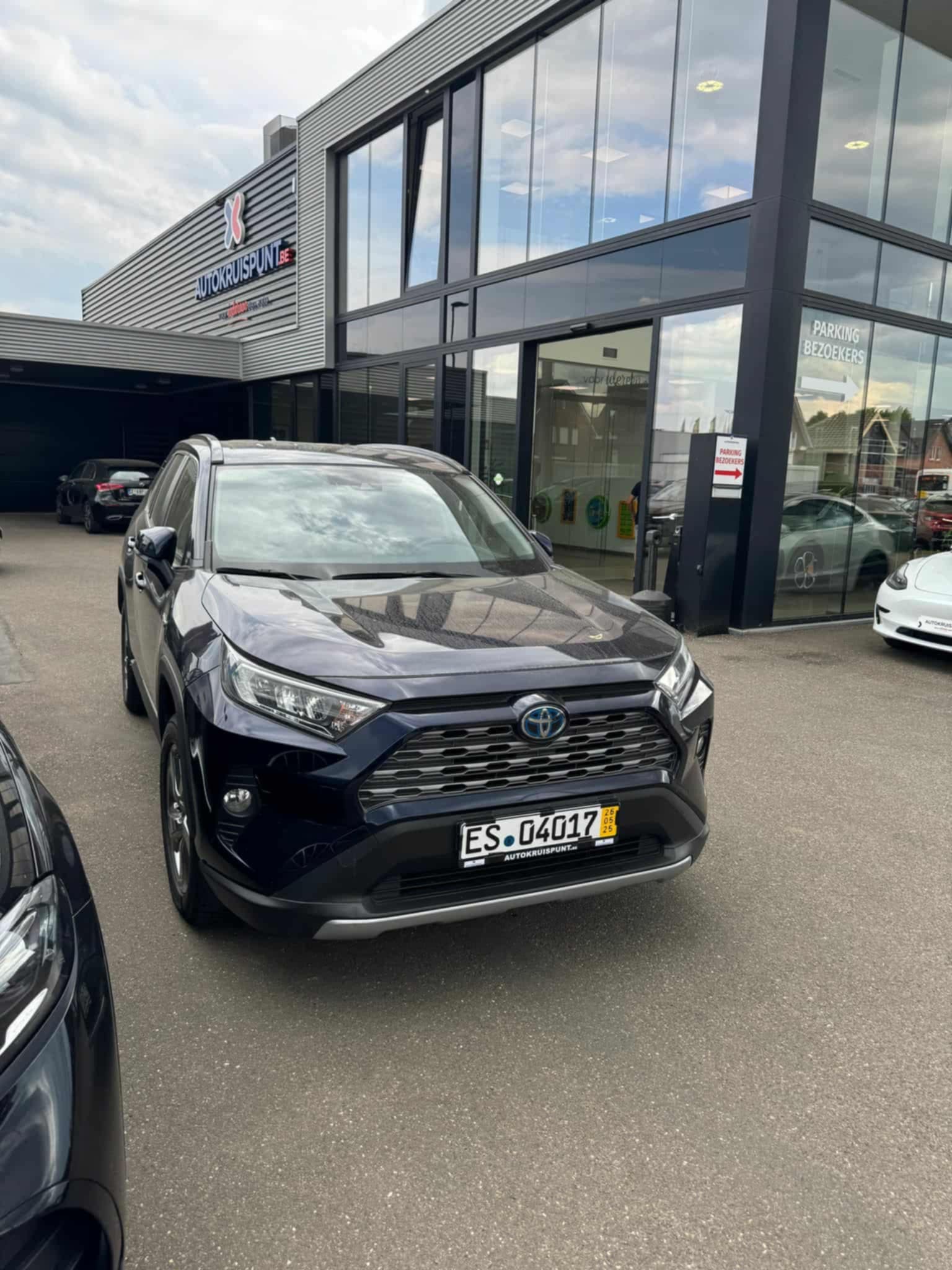 Bou Salem&nbsp;Bou Salem&nbsp;Toyota&nbsp;RAV 4&nbsp;Rav4 hybride essence