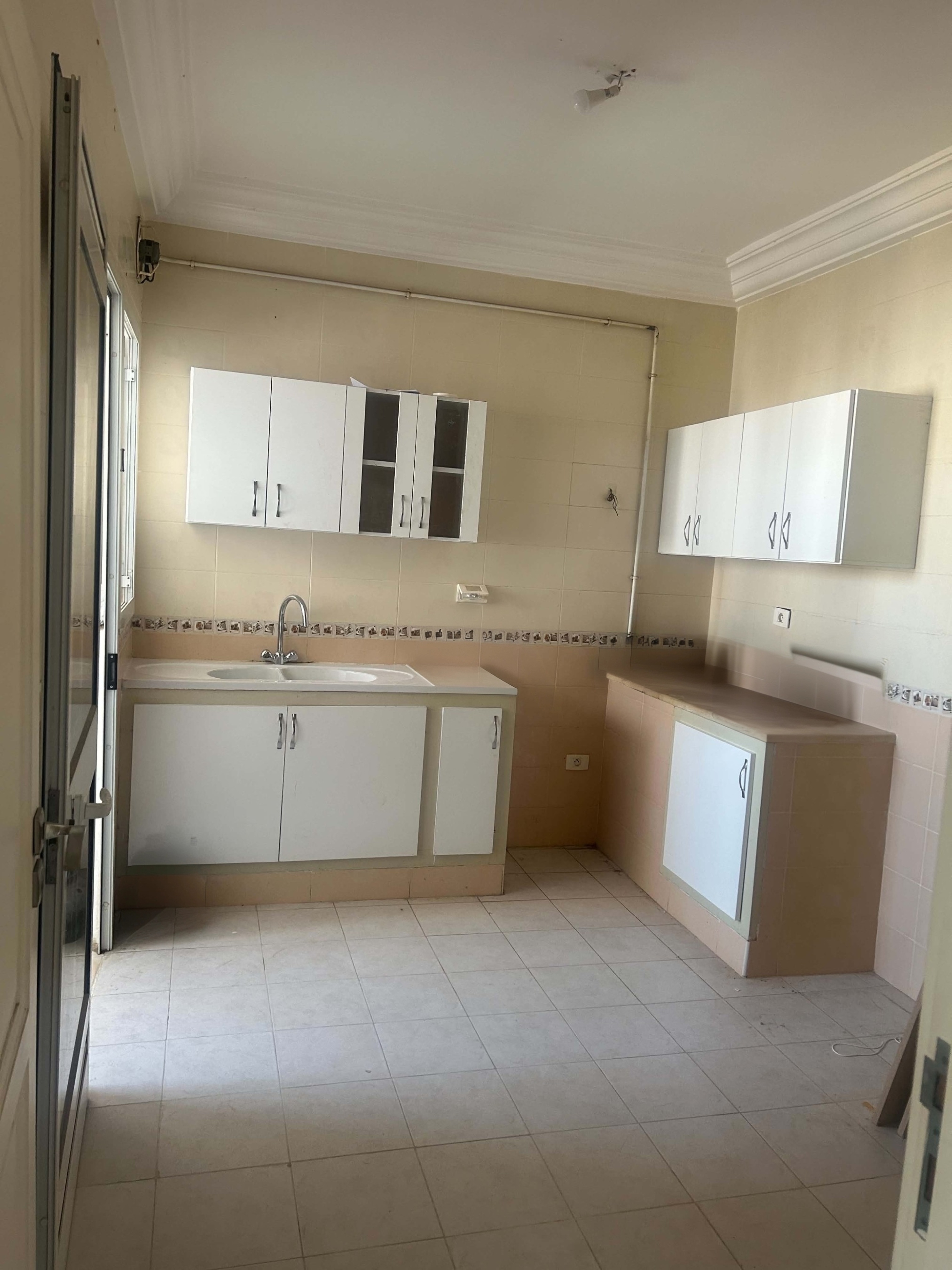 Ariana Ville&nbsp;Cite Jaafar&nbsp;Location&nbsp;Appart. 3 pi�ces&nbsp;Appartement salon et 2 chambres