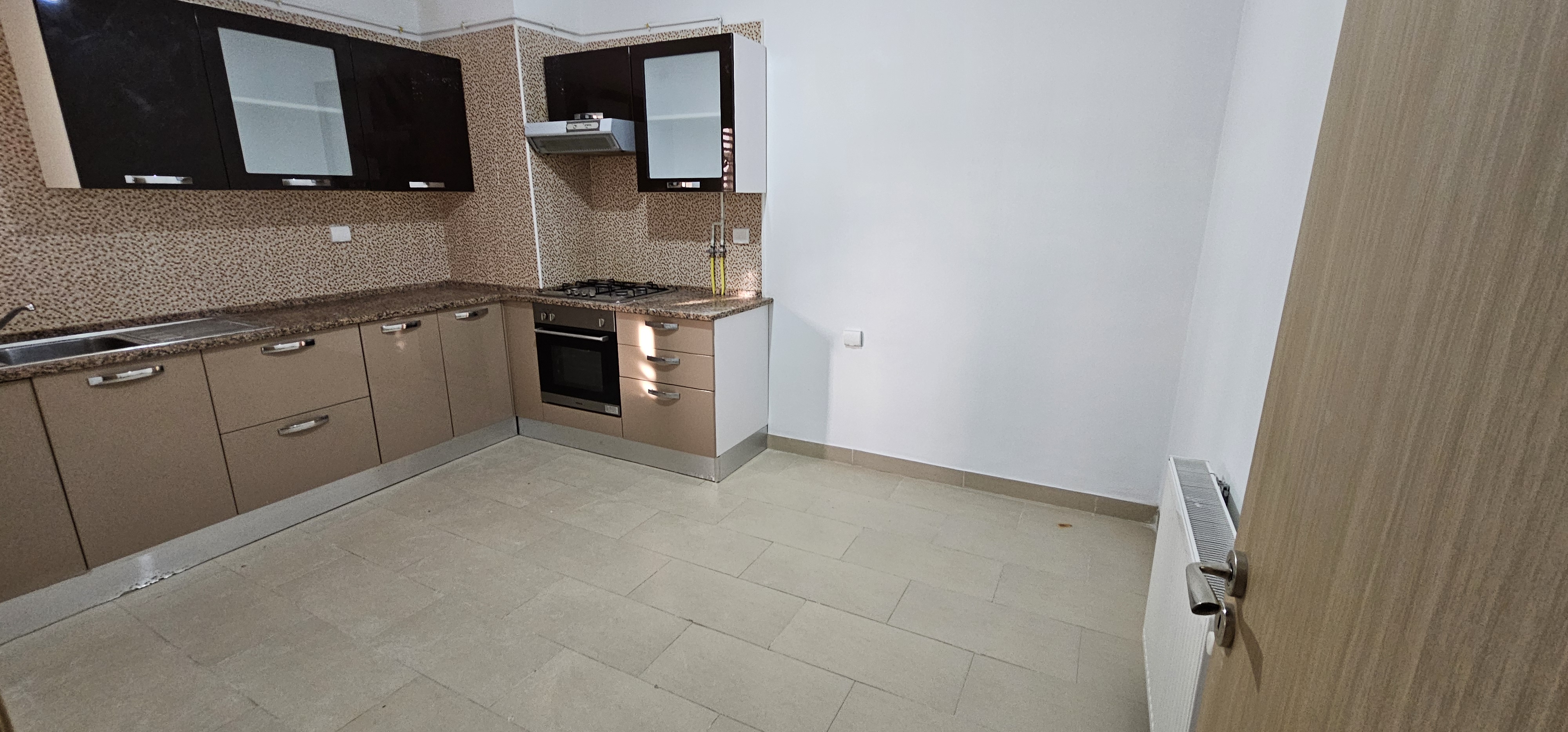 Ain Zaghouan&nbsp;Jardins de Carthage&nbsp;Location&nbsp;Appart. 4 pi�ces&nbsp;Apparemment rdc s 3 avec jardin priv�