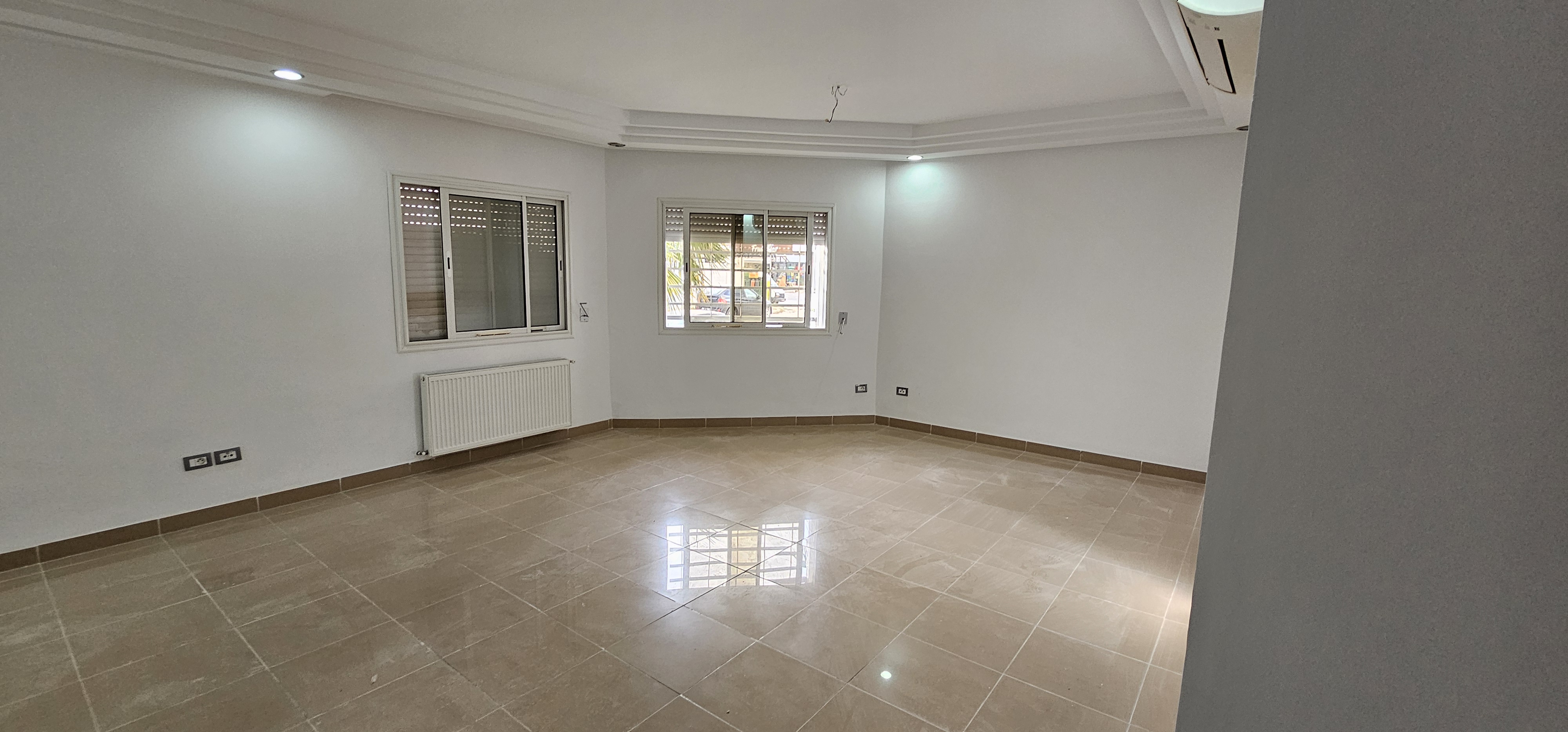 Ain Zaghouan&nbsp;Jardins de Carthage&nbsp;Location&nbsp;Appart. 4 pi�ces&nbsp;Apparemment rdc s 3 avec jardin priv�