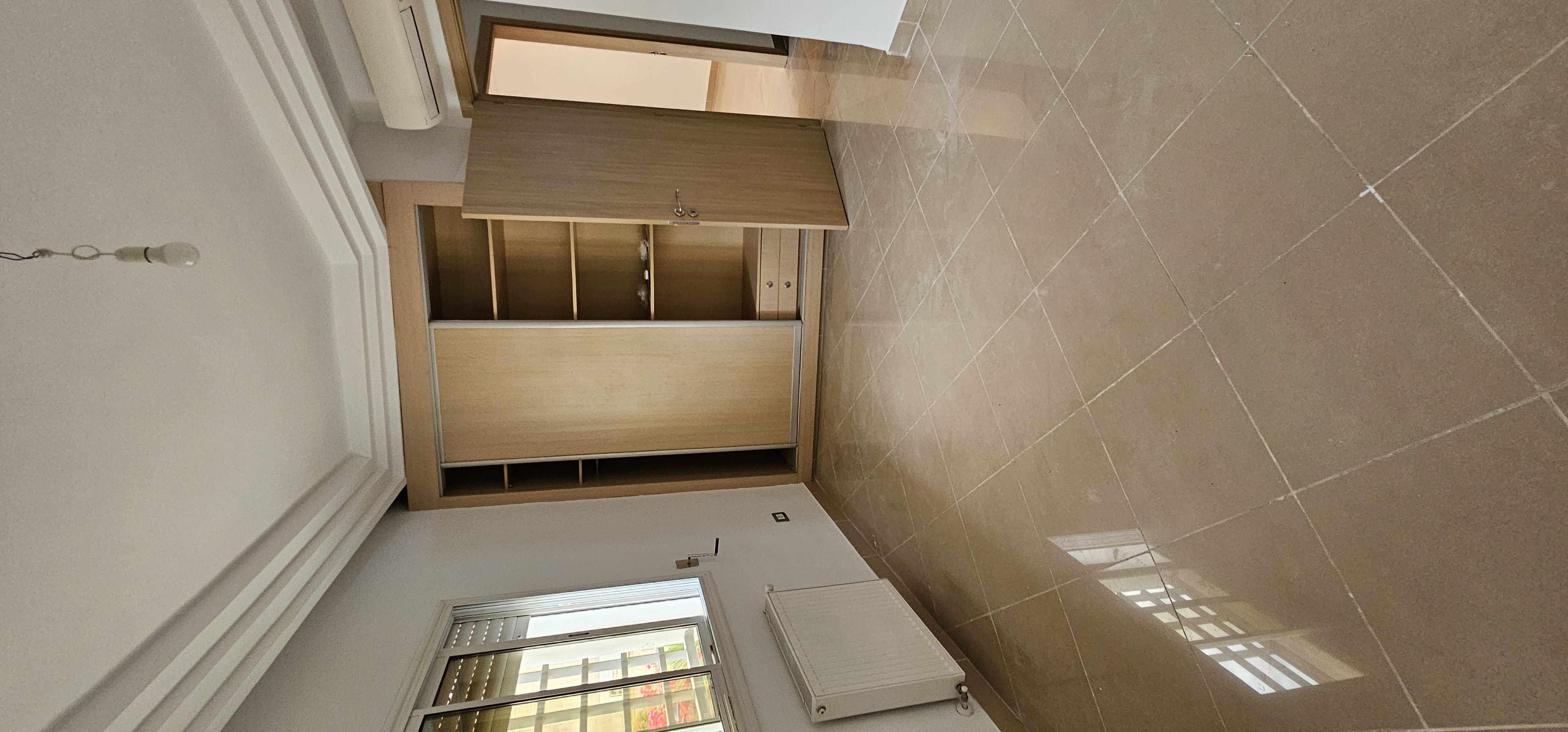 Ain Zaghouan&nbsp;Jardins de Carthage&nbsp;Location&nbsp;Appart. 4 pi�ces&nbsp;Apparemment rdc s 3 avec jardin priv�