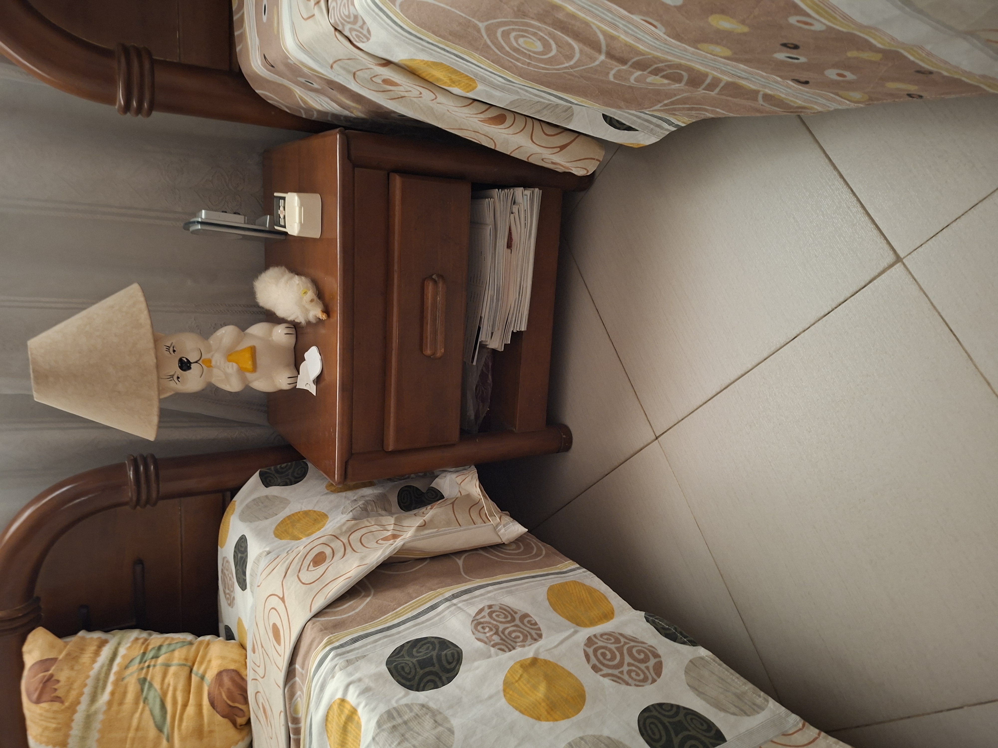 El Mourouj&nbsp;El Mourouj&nbsp;Chambres � coucher&nbsp;Lits&nbsp;Lits avec matelas et tables de nuit