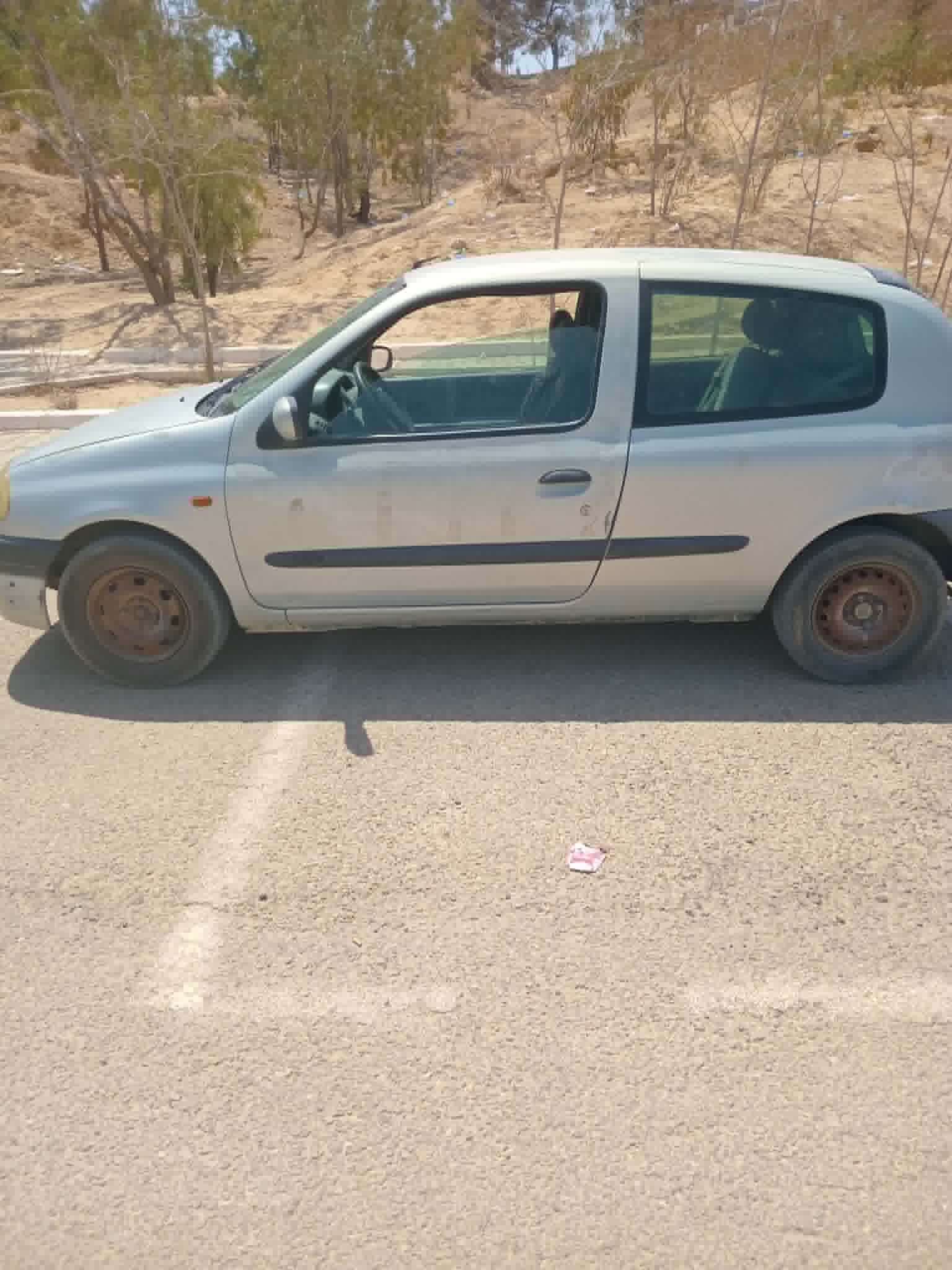El Ksar&nbsp;Cite De La Gare&nbsp;Renault&nbsp;Clio&nbsp;Renault clio 2 bombee rs   2portes