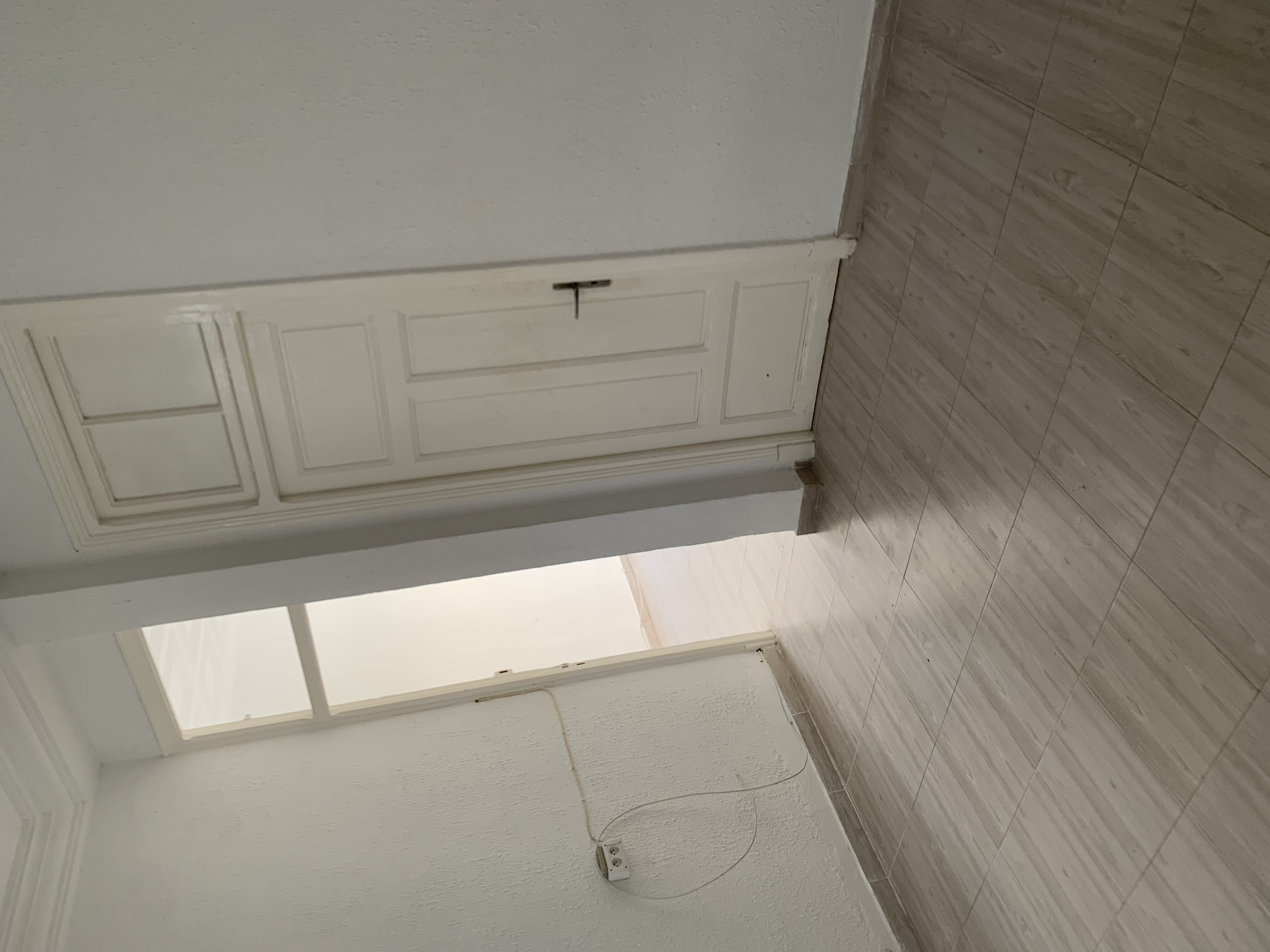Bab Bhar&nbsp;Hedi Chaker&nbsp;Location&nbsp;Appart. 3 pi�ces&nbsp;Apparemment � lafayette