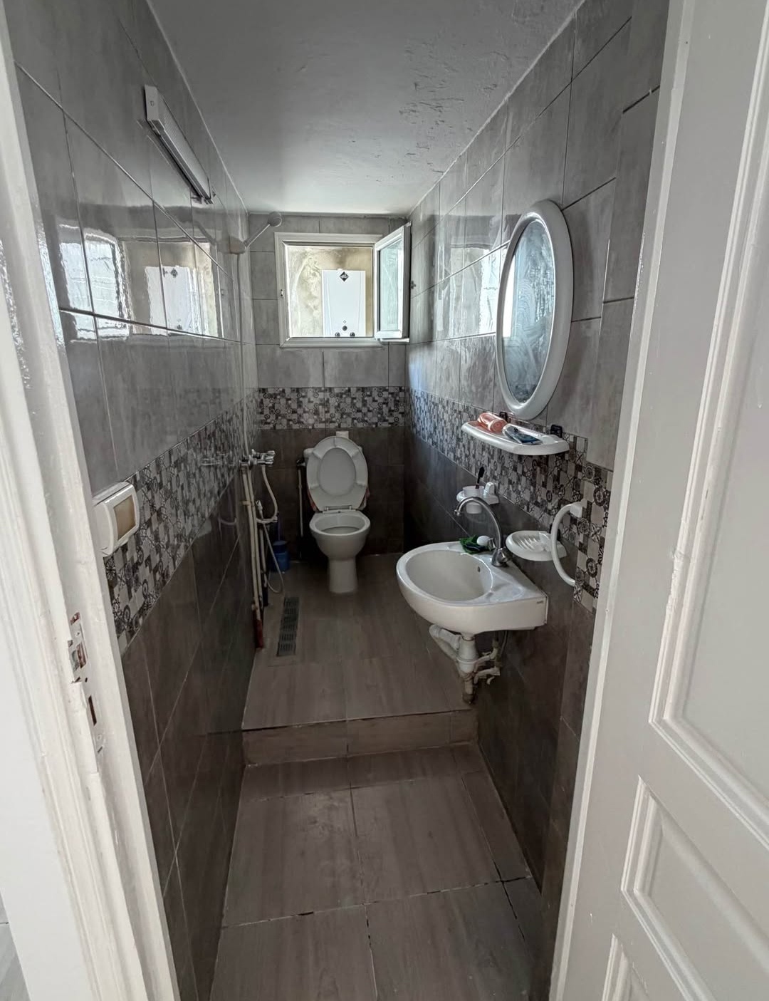 Ariana Ville&nbsp;Cite Ennasr 2&nbsp;Location&nbsp;Appart. 2 pi�ces&nbsp;S1 meubl� 850 dt par mois