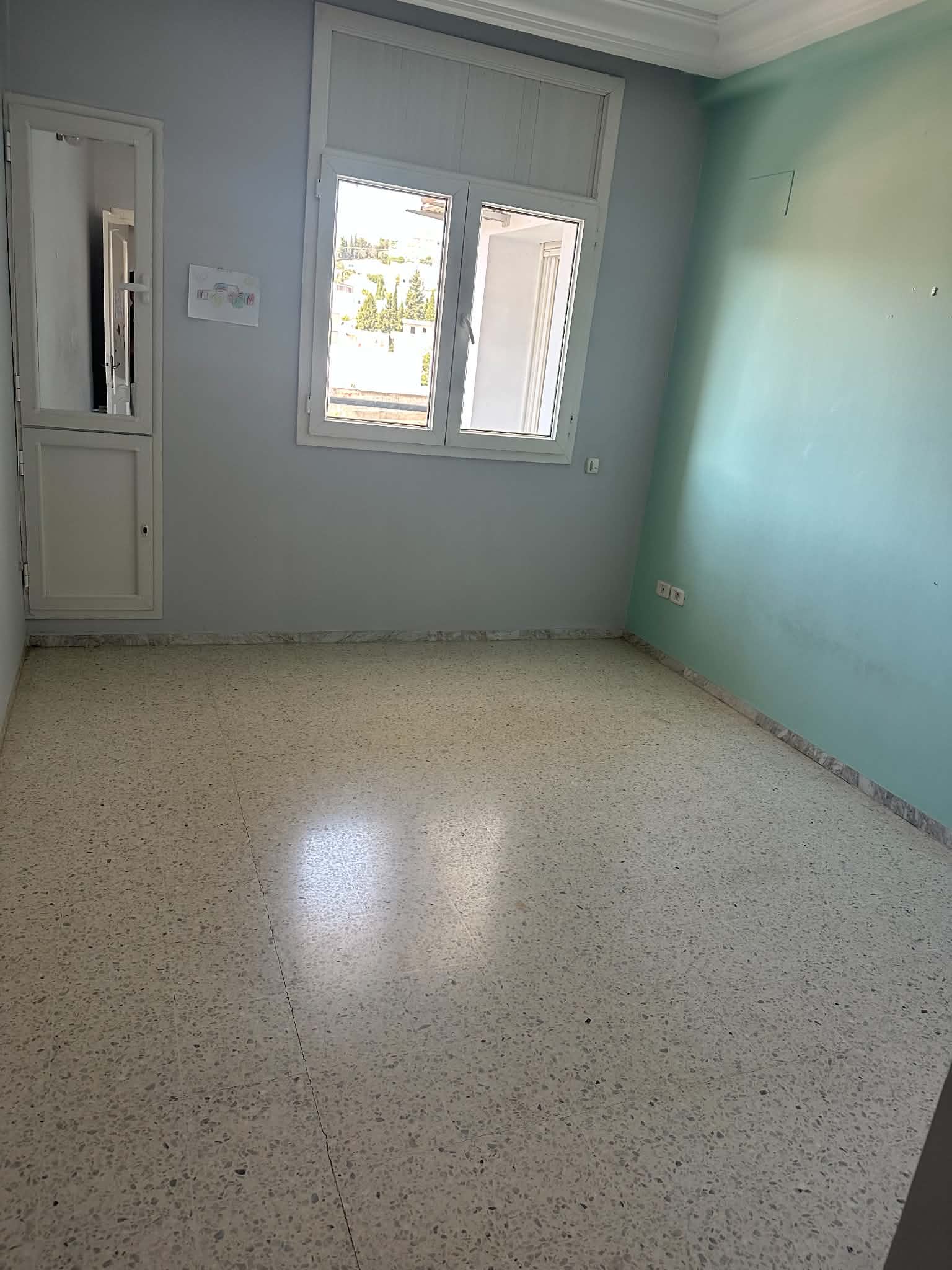 Ariana Ville&nbsp;Cite Ennasr 2&nbsp;Location&nbsp;Appart. 4 pi�ces&nbsp;Appartement s3 bon standing