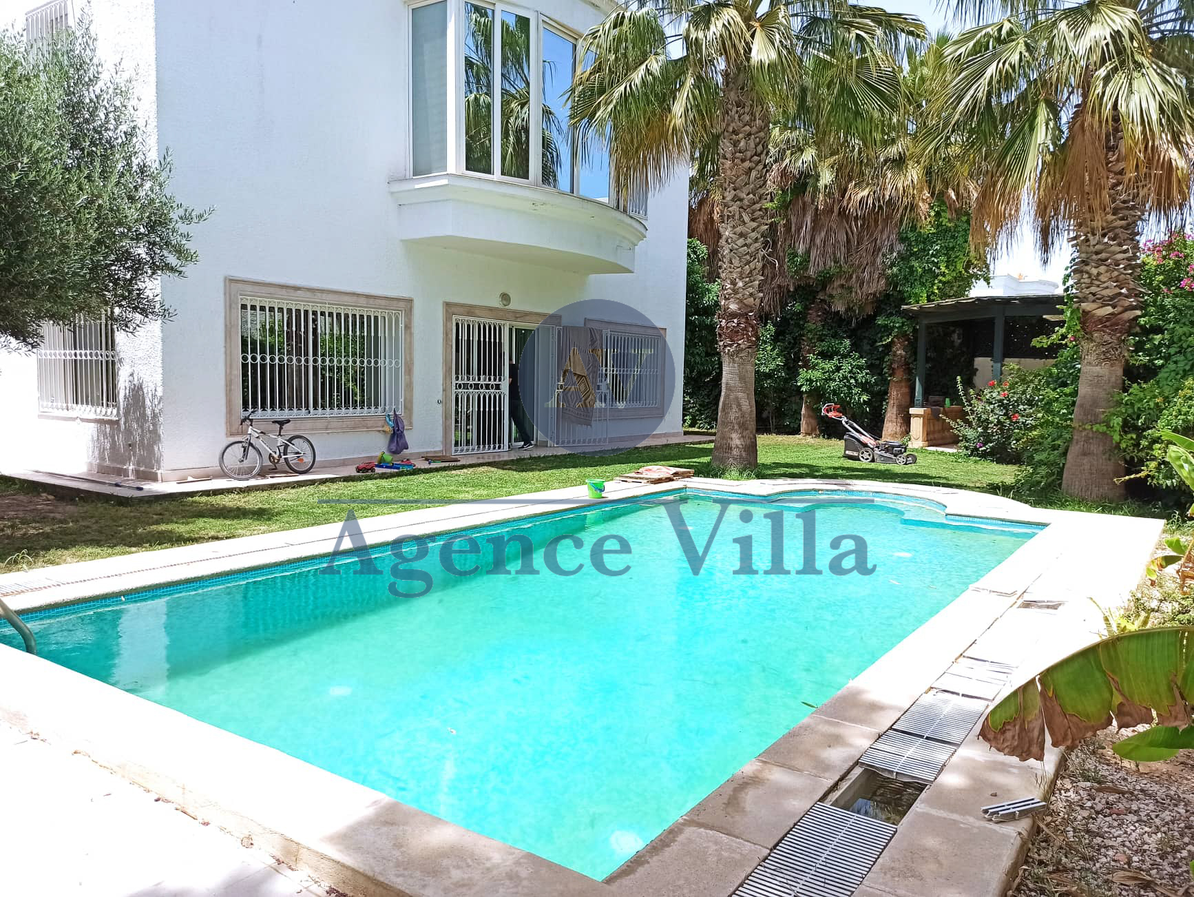 La Marsa&nbsp;Gammart&nbsp;Location&nbsp;Maisons&nbsp;Une villa s4 avec piscine � gammarth