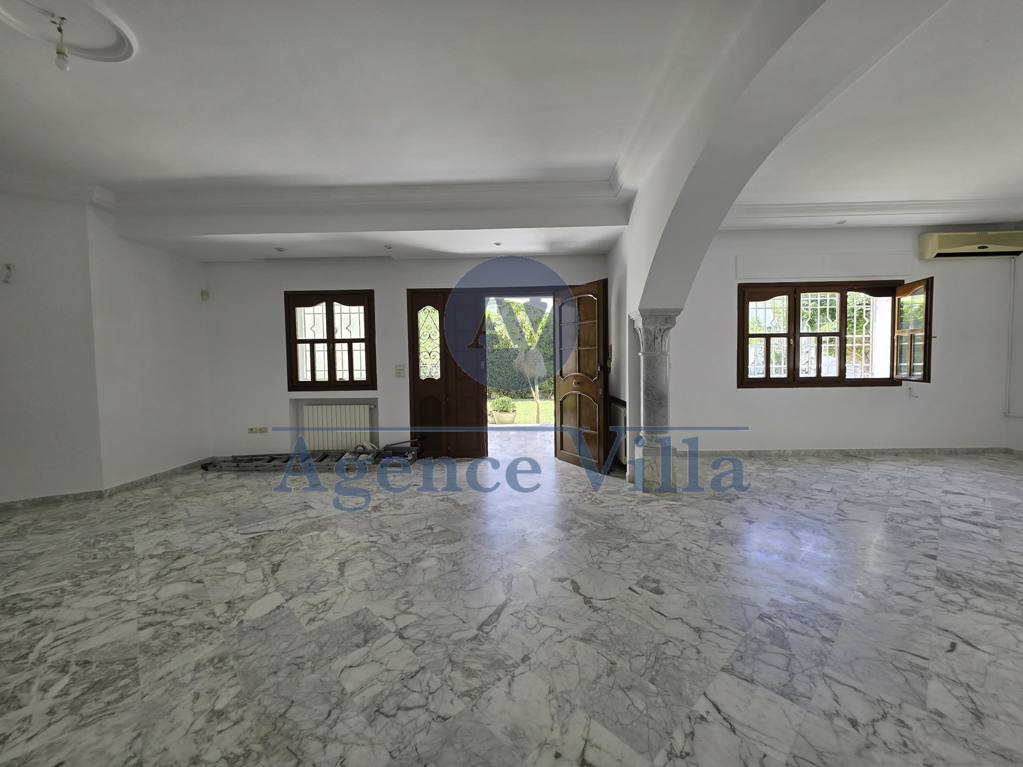 La Marsa&nbsp;Cite El Ahmadi&nbsp;Location&nbsp;Maisons&nbsp;Agr�able villa s4 � la marsa