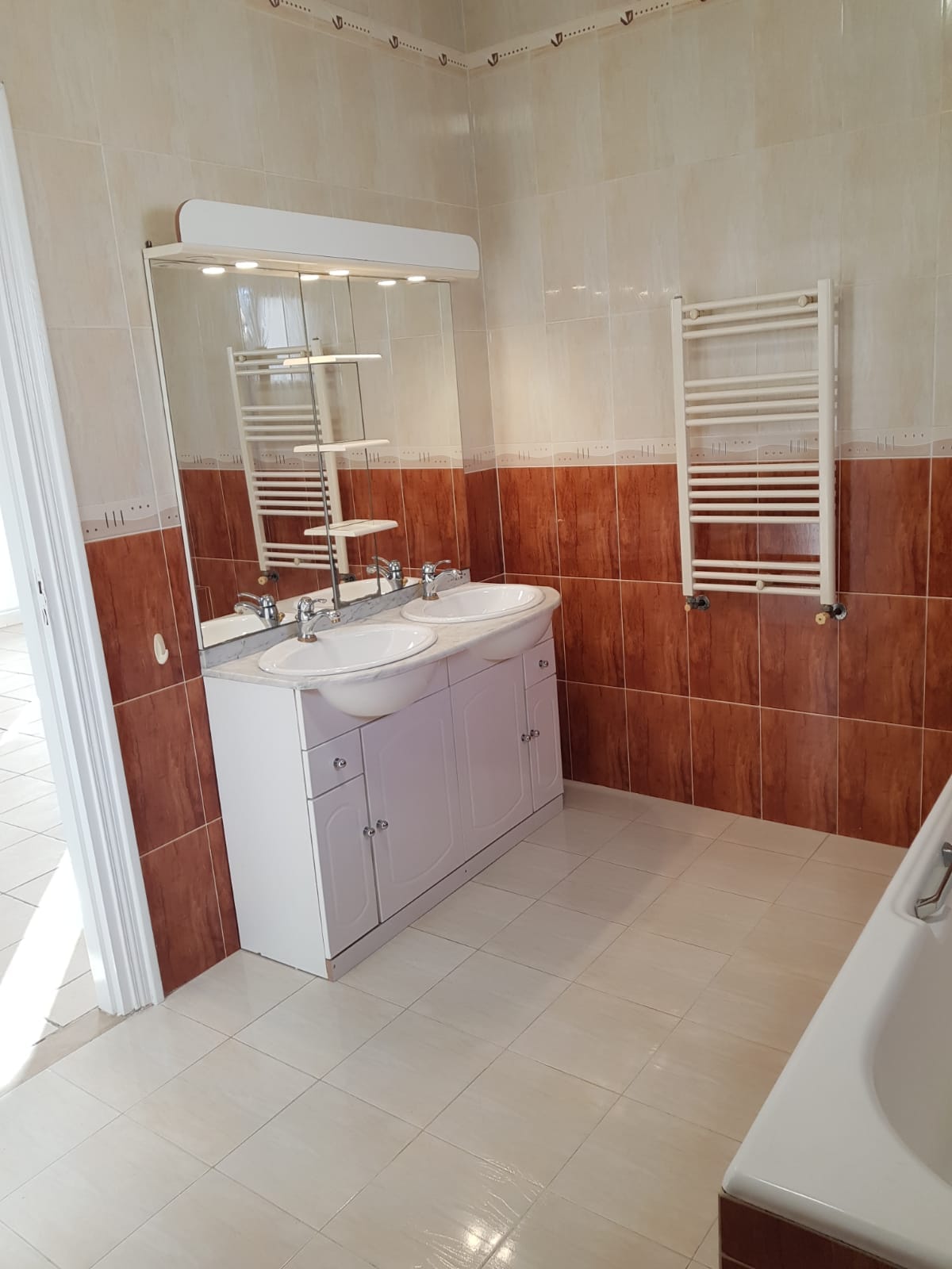 La Marsa&nbsp;Sidi Daoud&nbsp;Location&nbsp;Maisons&nbsp;Etage de villa haut standing sidi daoud la marsa