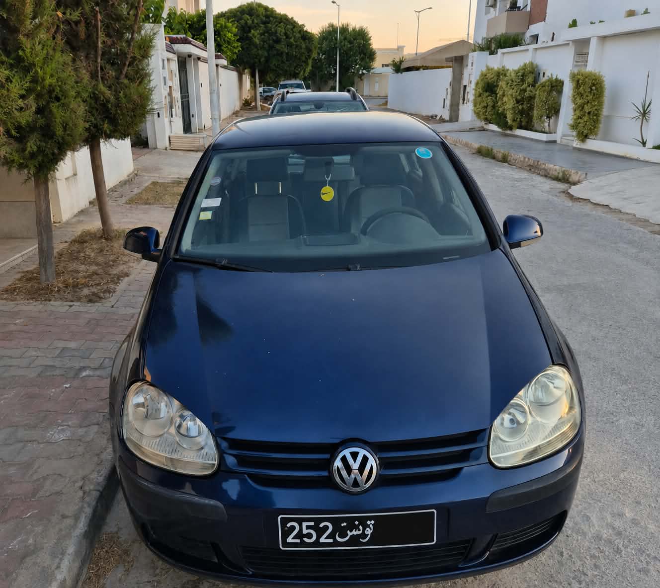 Ain Zaghouan&nbsp;Jardins de Carthage&nbsp;Volkswagen&nbsp;Golf 5&nbsp;Av golf 5 ess 1�re main