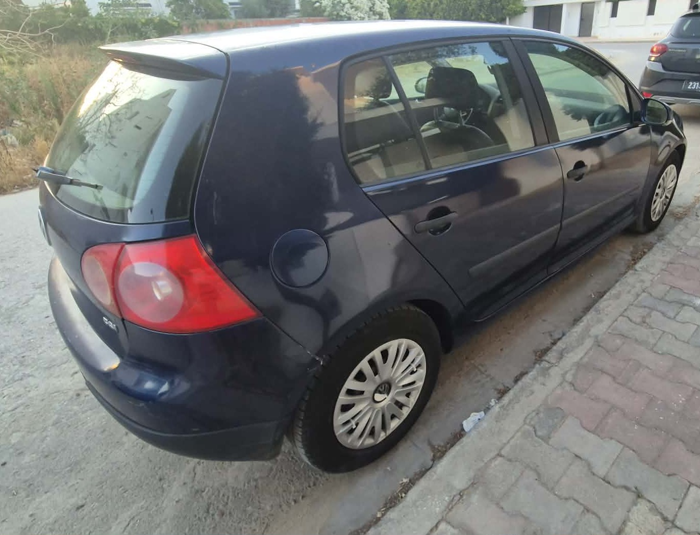 Ain Zaghouan&nbsp;Jardins de Carthage&nbsp;Volkswagen&nbsp;Golf 5&nbsp;Av golf 5 ess 1�re main