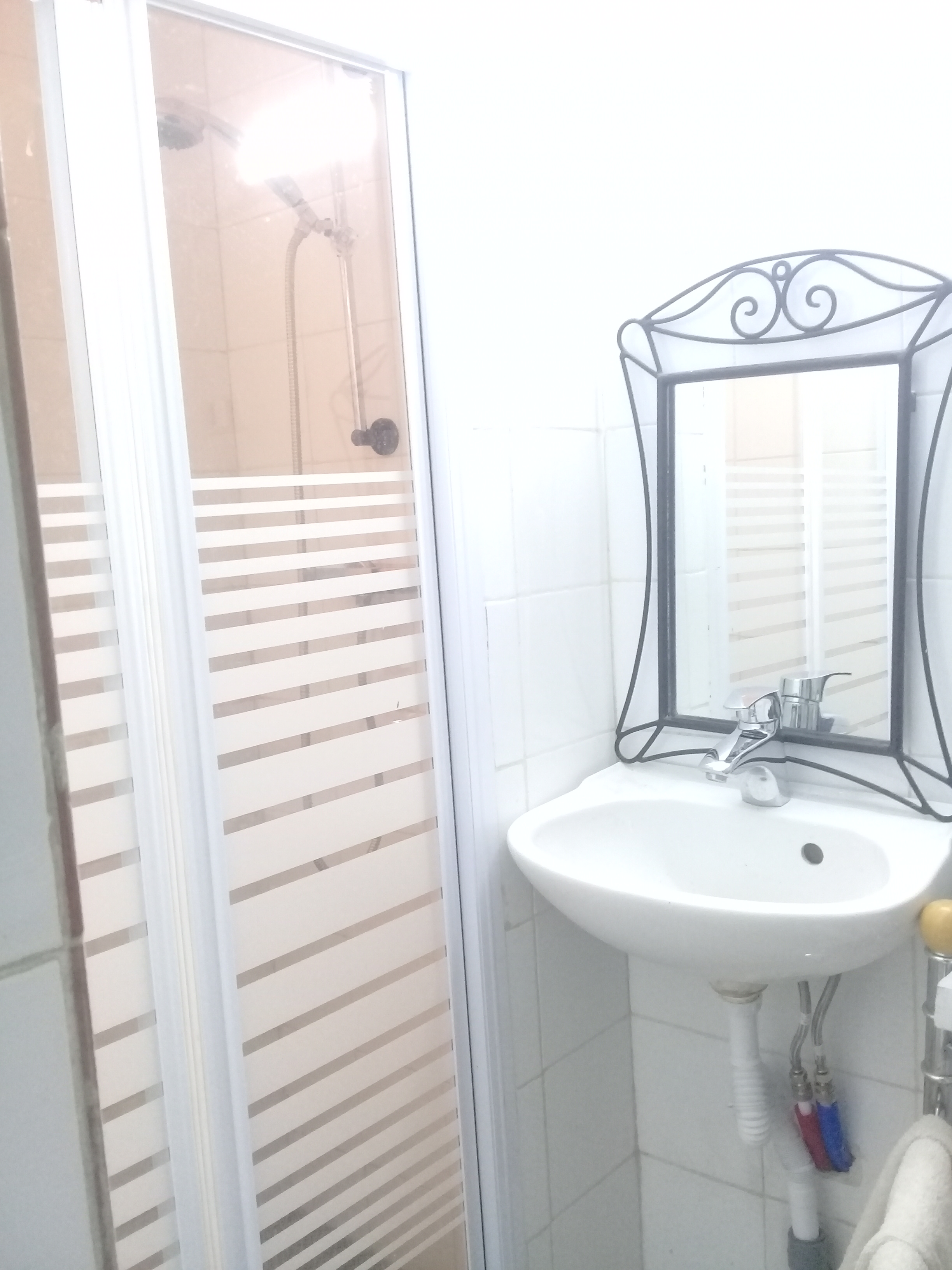 Cite El Khadra&nbsp;Cite El Khadra&nbsp;Location&nbsp;Appart. 1 pi�ce&nbsp;Studio meubl� rdc