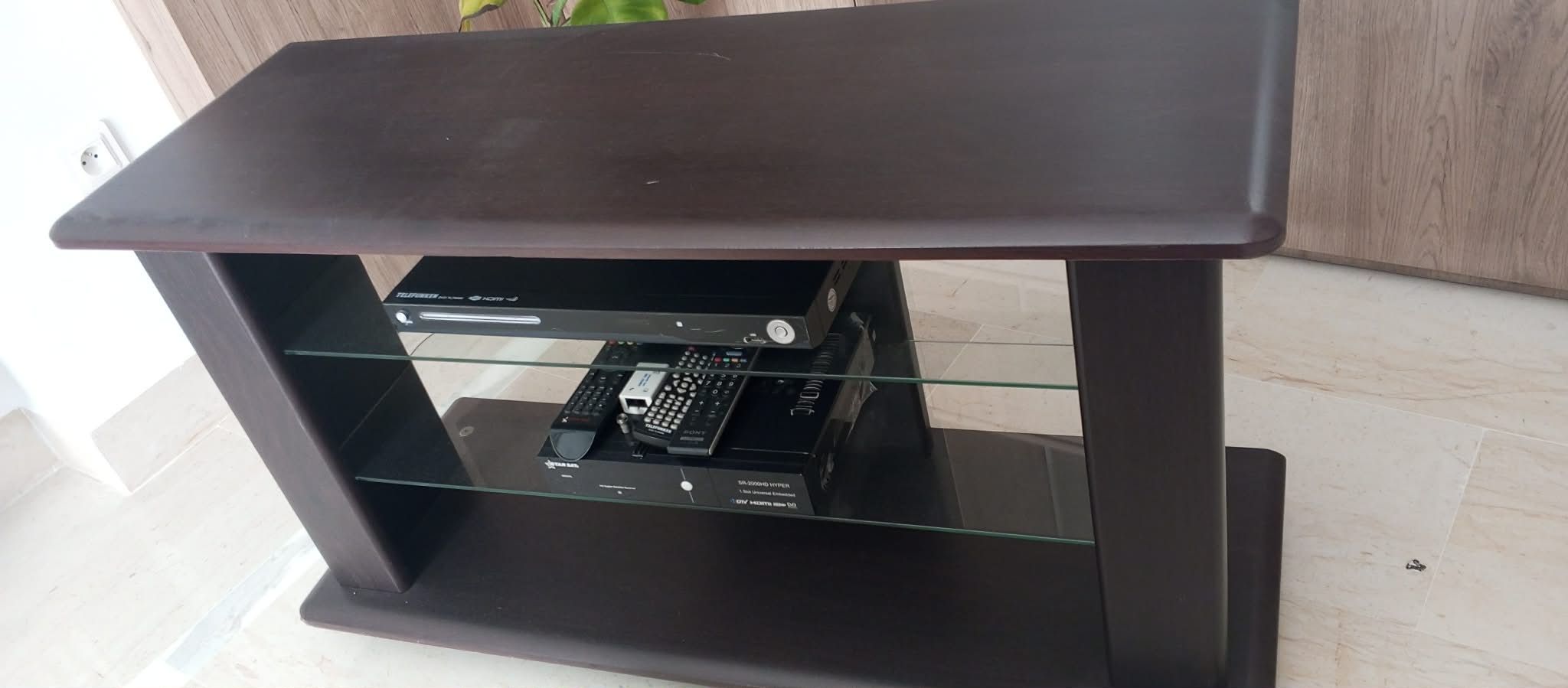 La Soukra&nbsp;La Soukra&nbsp;Autres meubles&nbsp;Autres&nbsp;Meuble tv en tr�s bon �tat