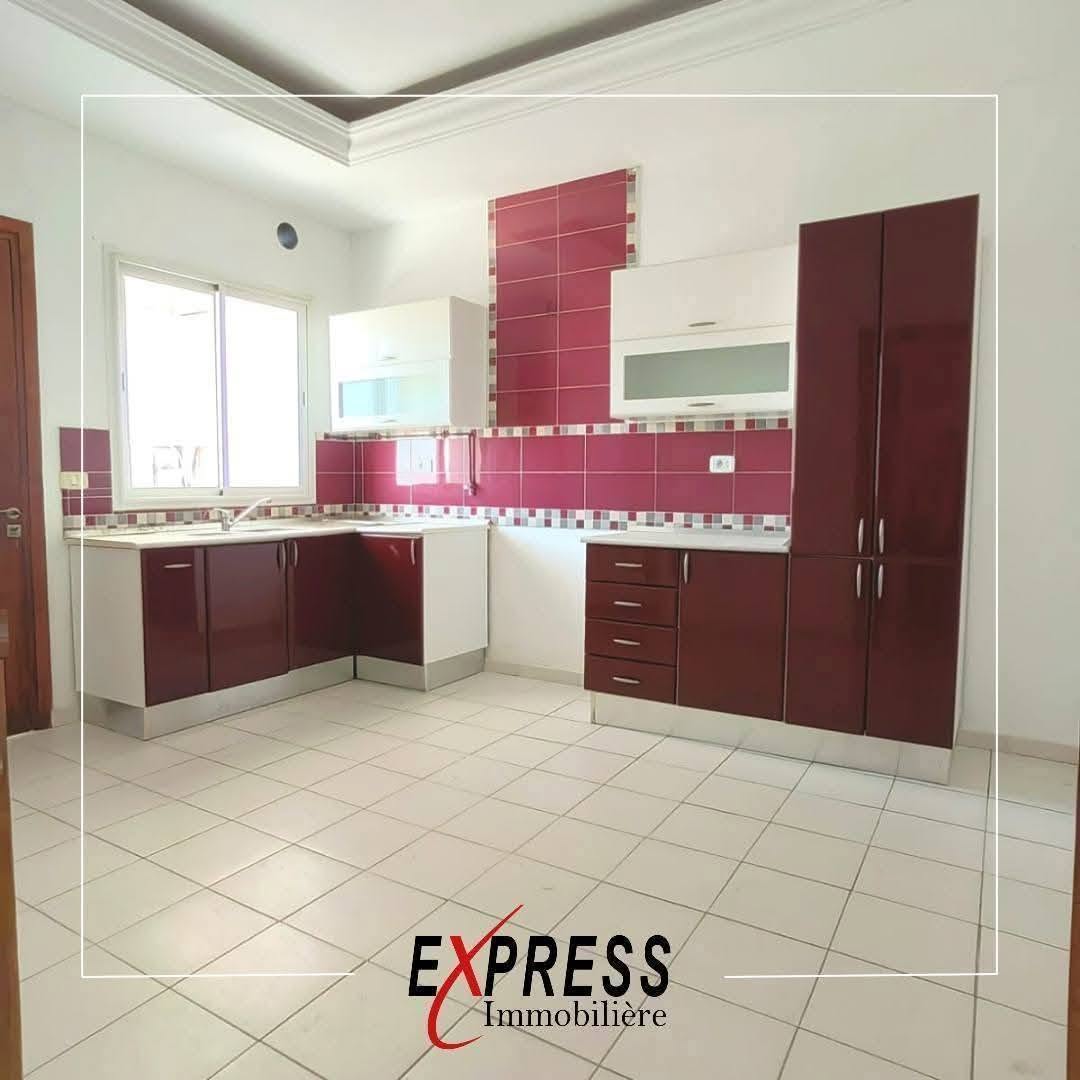 Mnihla&nbsp;Jardins d'el Menzah&nbsp;Location&nbsp;Appart. 4 pi�ces&nbsp;�tage de villa s3 jardin menzah 2
