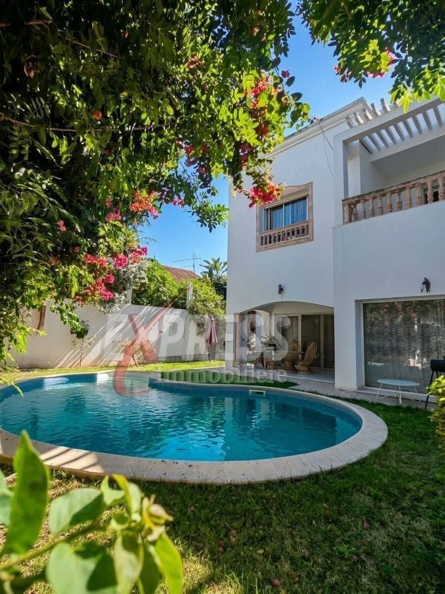 Rades&nbsp;Rades Medina&nbsp;Vente&nbsp;Maisons&nbsp;Villa sur deux niveaux avec jardin et piscine