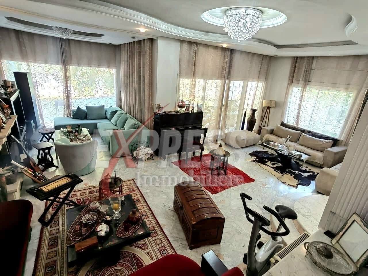 Rades&nbsp;Rades Medina&nbsp;Vente&nbsp;Maisons&nbsp;Villa sur deux niveaux avec jardin et piscine