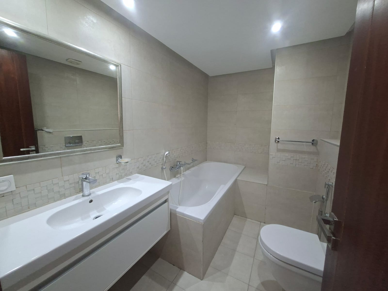Ain Zaghouan&nbsp;Jardins de Carthage&nbsp;Location&nbsp;Appart. 2 pi�ces&nbsp;Appartement s plus 1 aux jardins de carthage