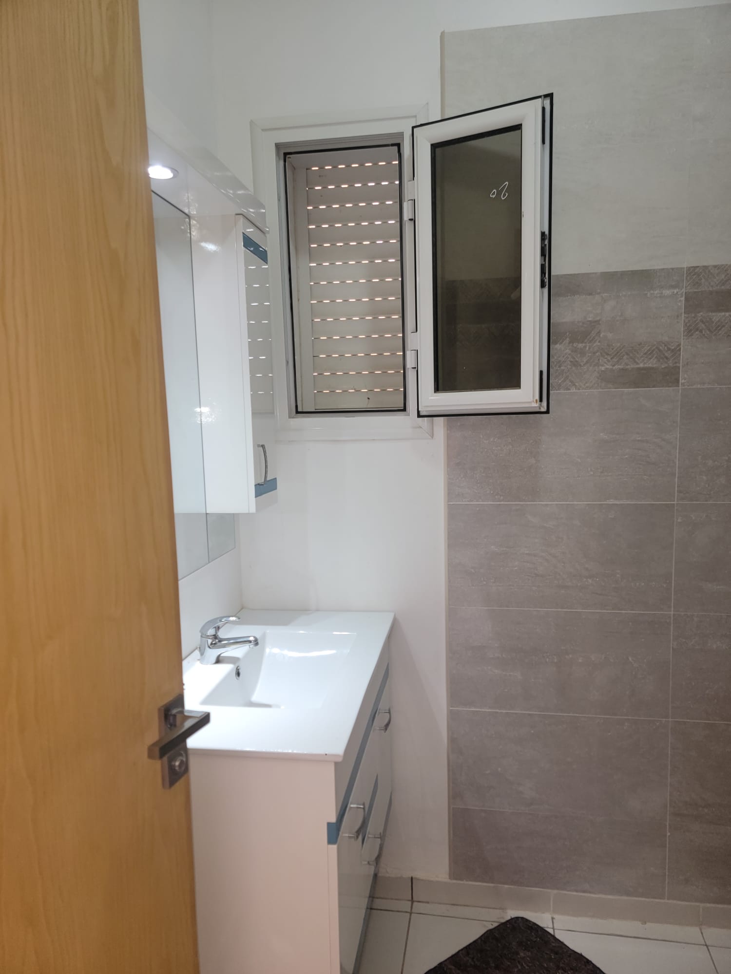 Djerba - Midoun&nbsp;Beni Maaguel&nbsp;Location&nbsp;Appart. 2 pi�ces&nbsp;Appartement 2 pi�ces climatis� cuisine sdb wc