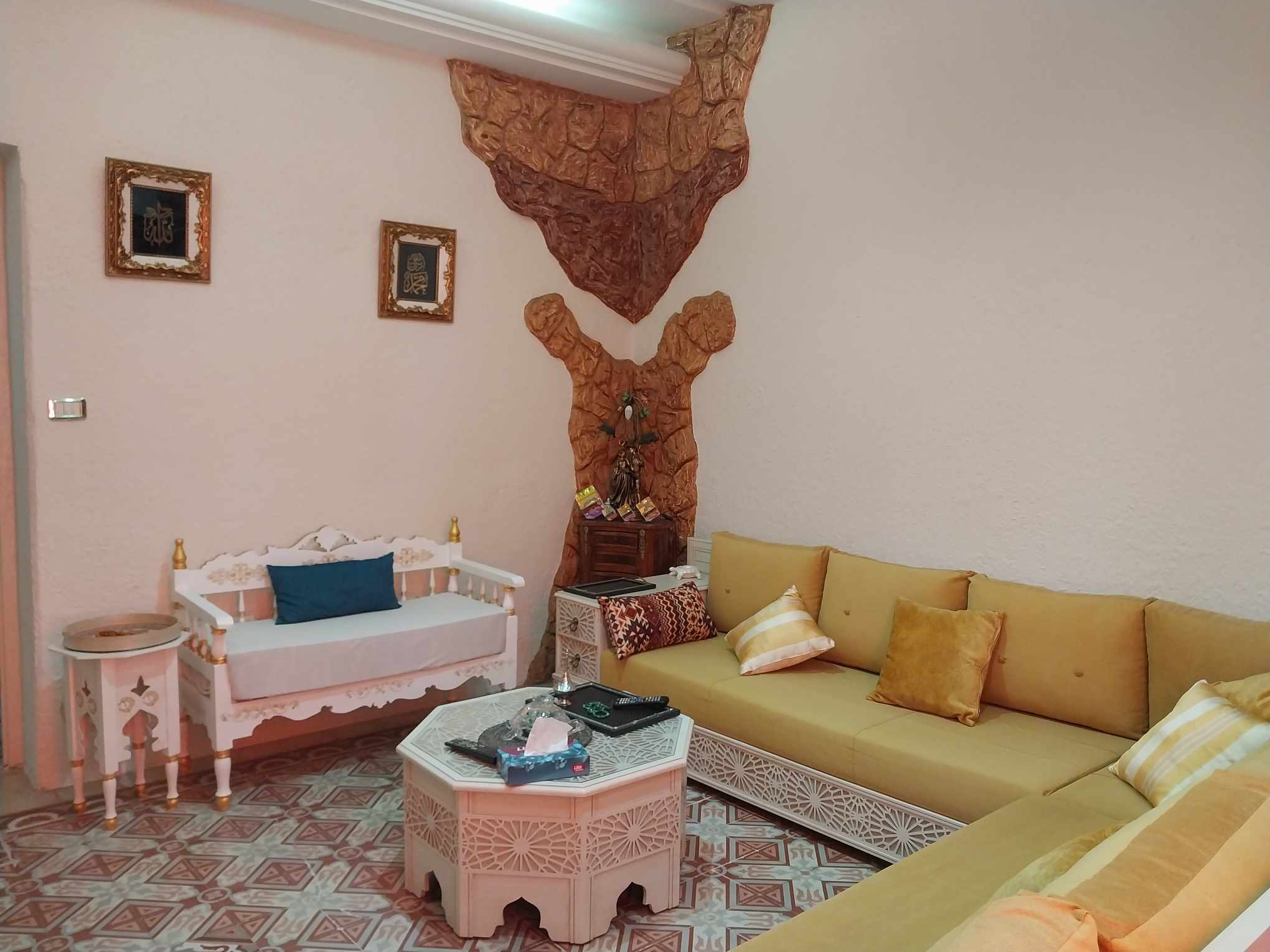 Bab Bhar&nbsp;Bab Bhar&nbsp;Vente&nbsp;Appart. 5 pi�ces+&nbsp;Un grand appartement � la place de barcelone