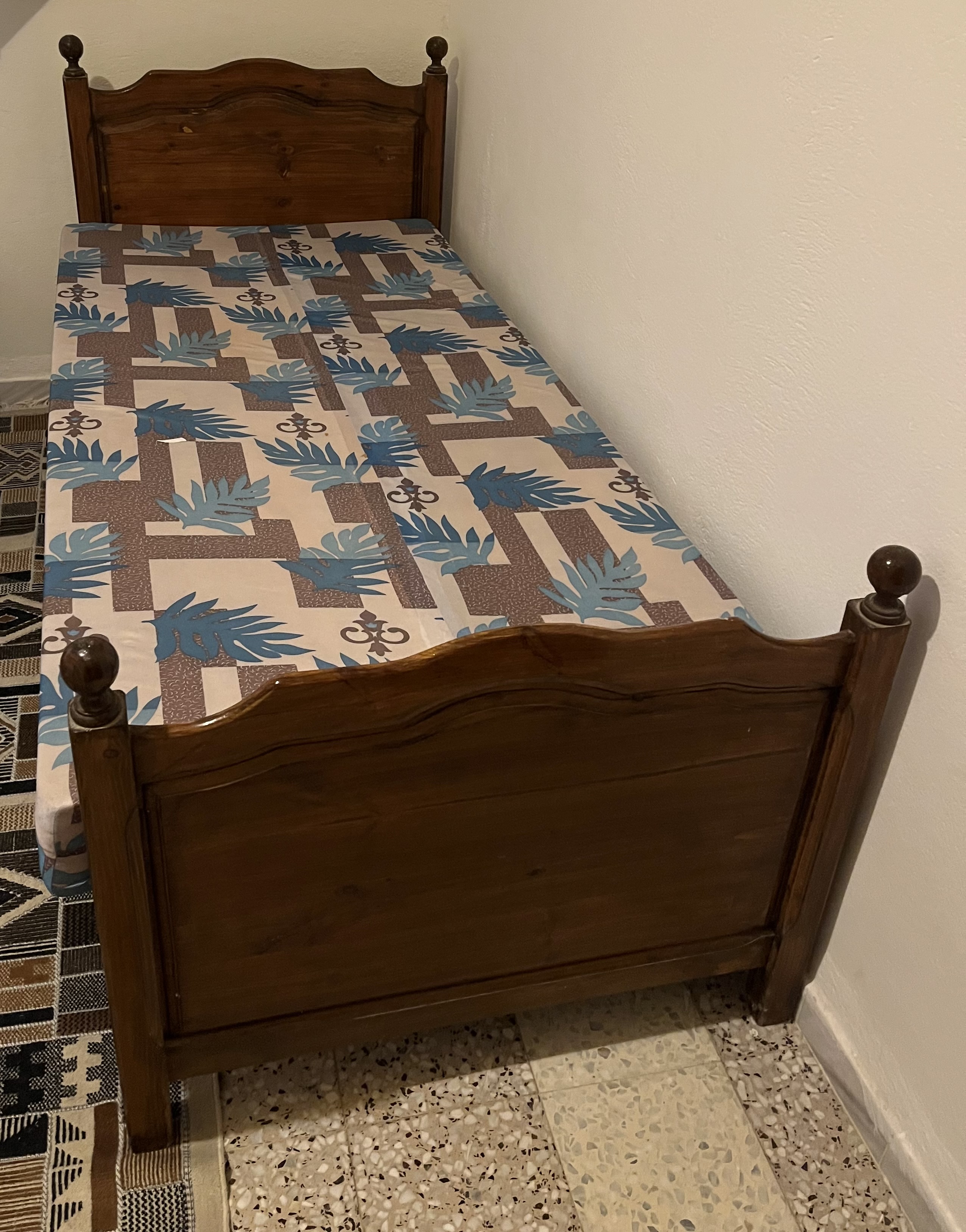 Hammamet&nbsp;Chaabet El Mrezga&nbsp;Chambres � coucher&nbsp;Lits&nbsp;Lits matelas garderobes