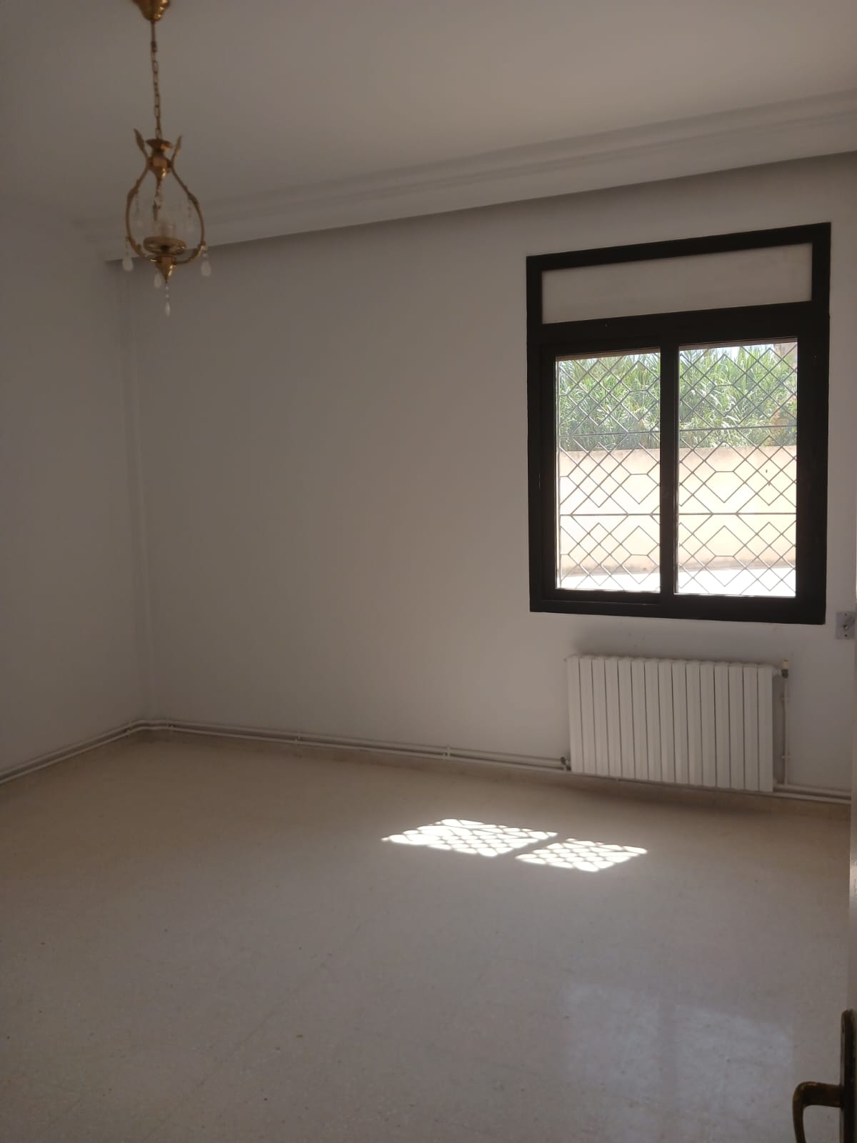 Ariana Ville&nbsp;Borj El Baccouche&nbsp;Location&nbsp;Appart. 3 pi�ces&nbsp;Appartement bien situ� � ariana proche du cun