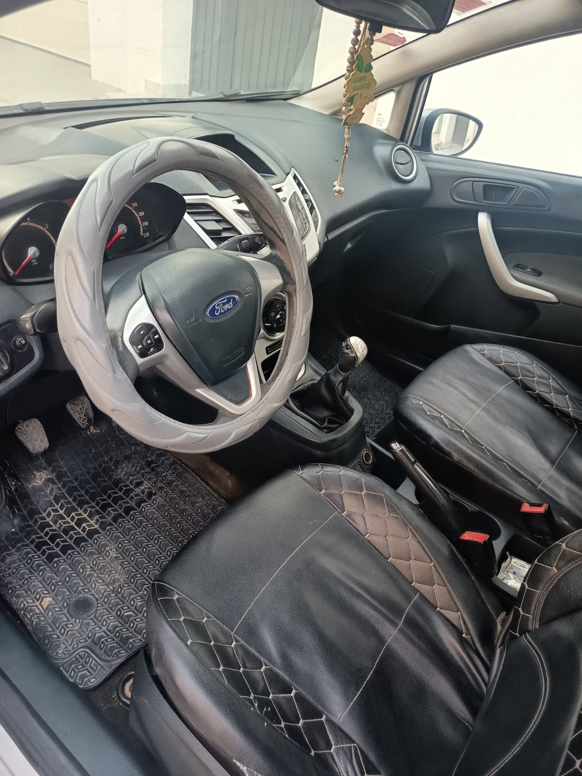 Ettahrir&nbsp;Cite Ettahrir Sup.&nbsp;Ford&nbsp;Fiesta&nbsp;Forde fiesta �tat comme neuf