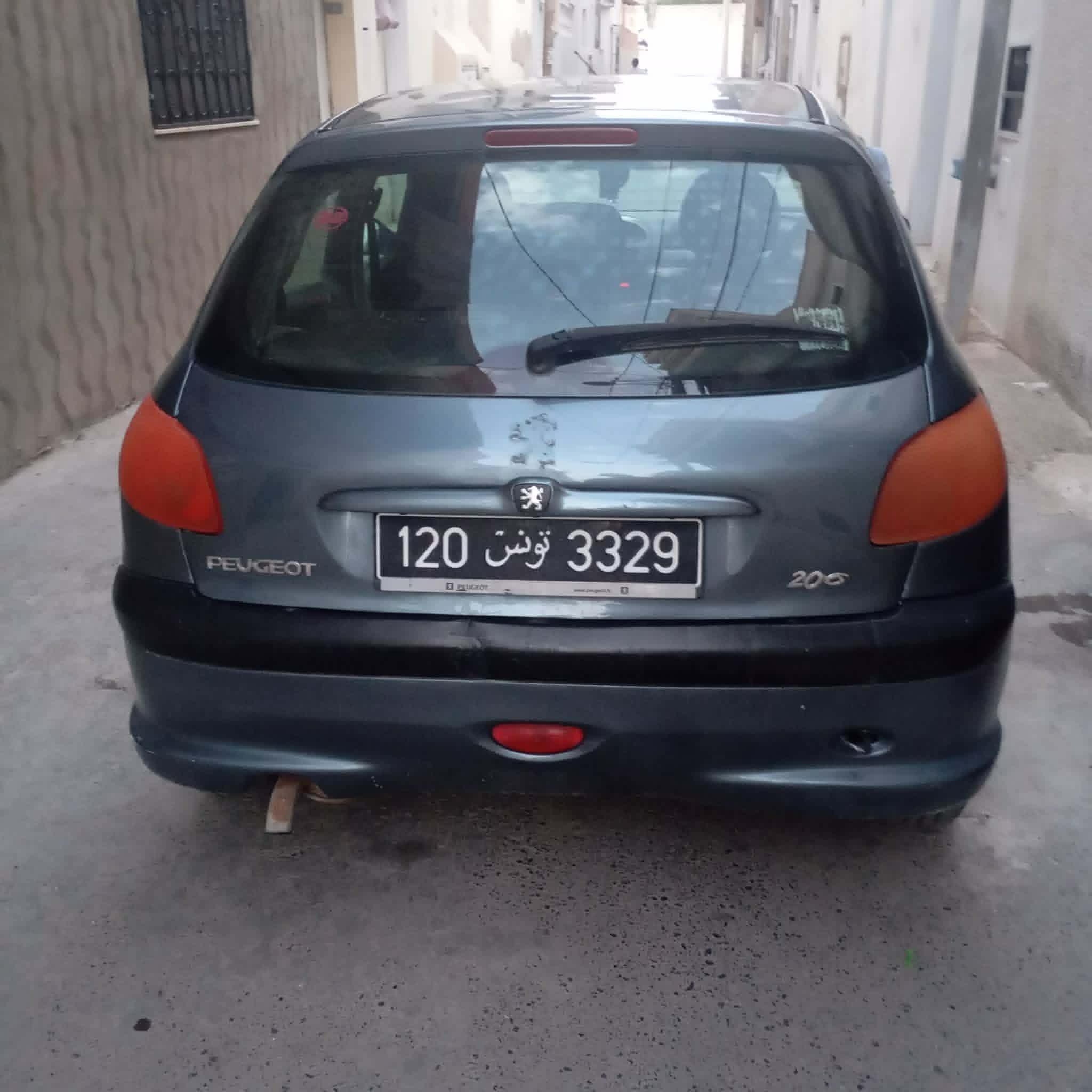 Nouvelle Medina&nbsp;Nouvelle Medina&nbsp;Peugeot&nbsp;206&nbsp;Une voiture  peugeot 206