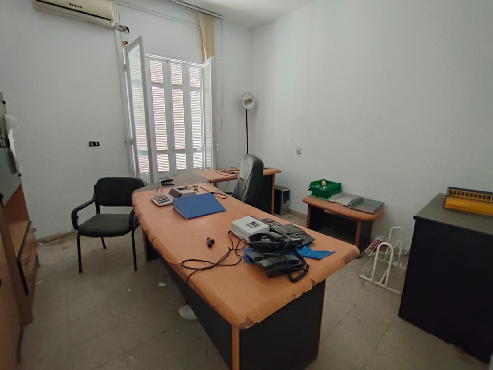 Bab Bhar&nbsp;Hedi Chaker&nbsp;Bureaux & Commerces&nbsp;Bureau&nbsp;H�di chaker loc vnt bur h4