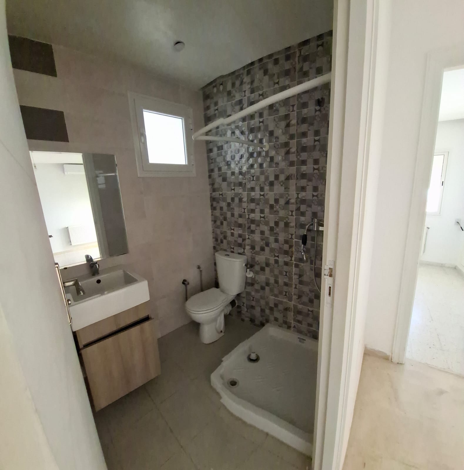 La Soukra&nbsp;Borj Louzir&nbsp;Location&nbsp;Appart. 2 pi�ces&nbsp;Un superbe studio s1 � borj louzir