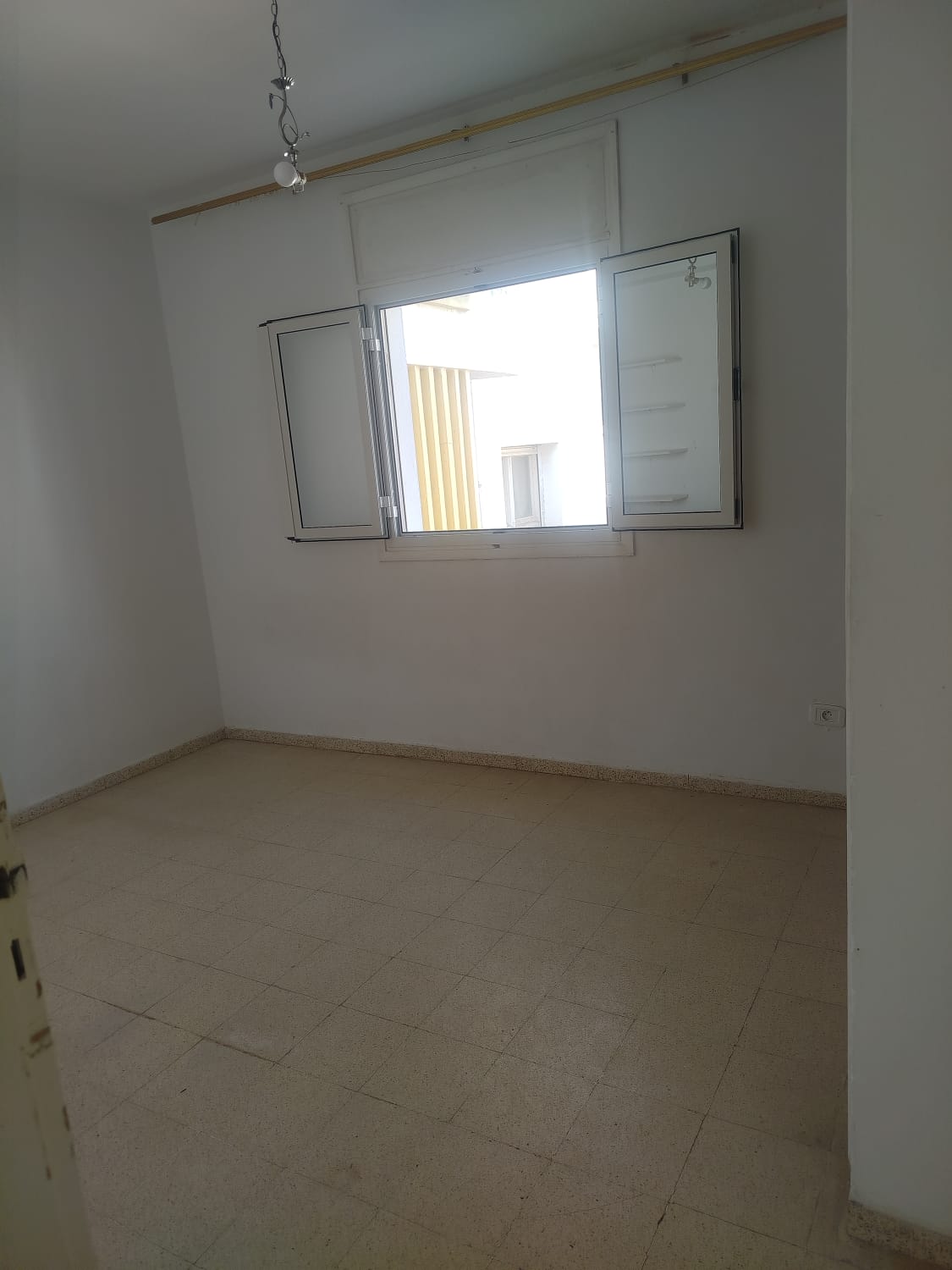 Ariana Ville&nbsp;El Menzah 7&nbsp;Location&nbsp;Appart. 4 pi�ces&nbsp;Un lumineux et spacieux appartement  s3 � menzah7
