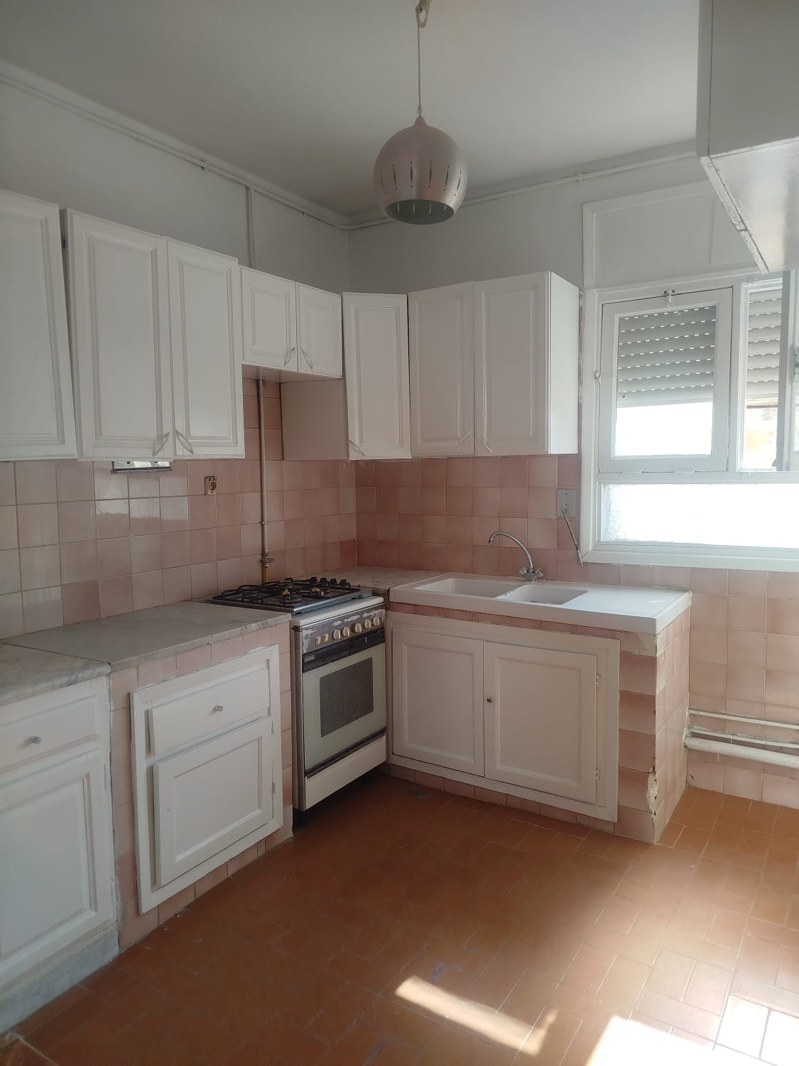 Ariana Ville&nbsp;El Menzah 7&nbsp;Location&nbsp;Appart. 4 pi�ces&nbsp;Un lumineux et spacieux appartement  s3 � menzah7