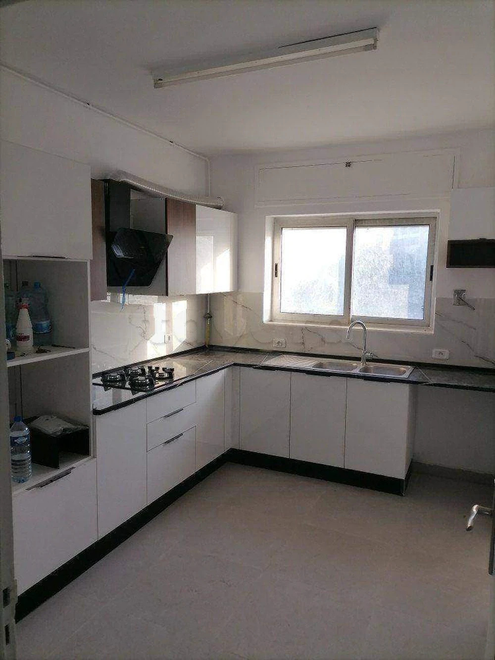 El Menzah&nbsp;El Manar 2&nbsp;Location&nbsp;Appart. 4 pi�ces&nbsp;Un lumineux et spacieux appartement  s3 � manar2