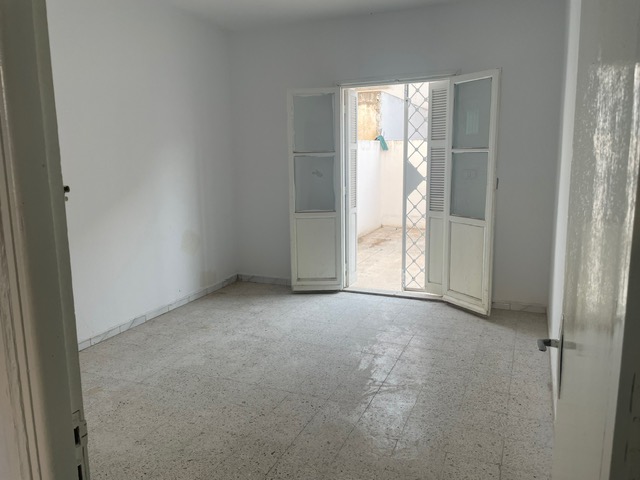 Ben Arous&nbsp;Ben Arous&nbsp;Location&nbsp;Appart. 2 pi�ces&nbsp;Salon et 2 chambres a ibn sina 1 pres carrefour