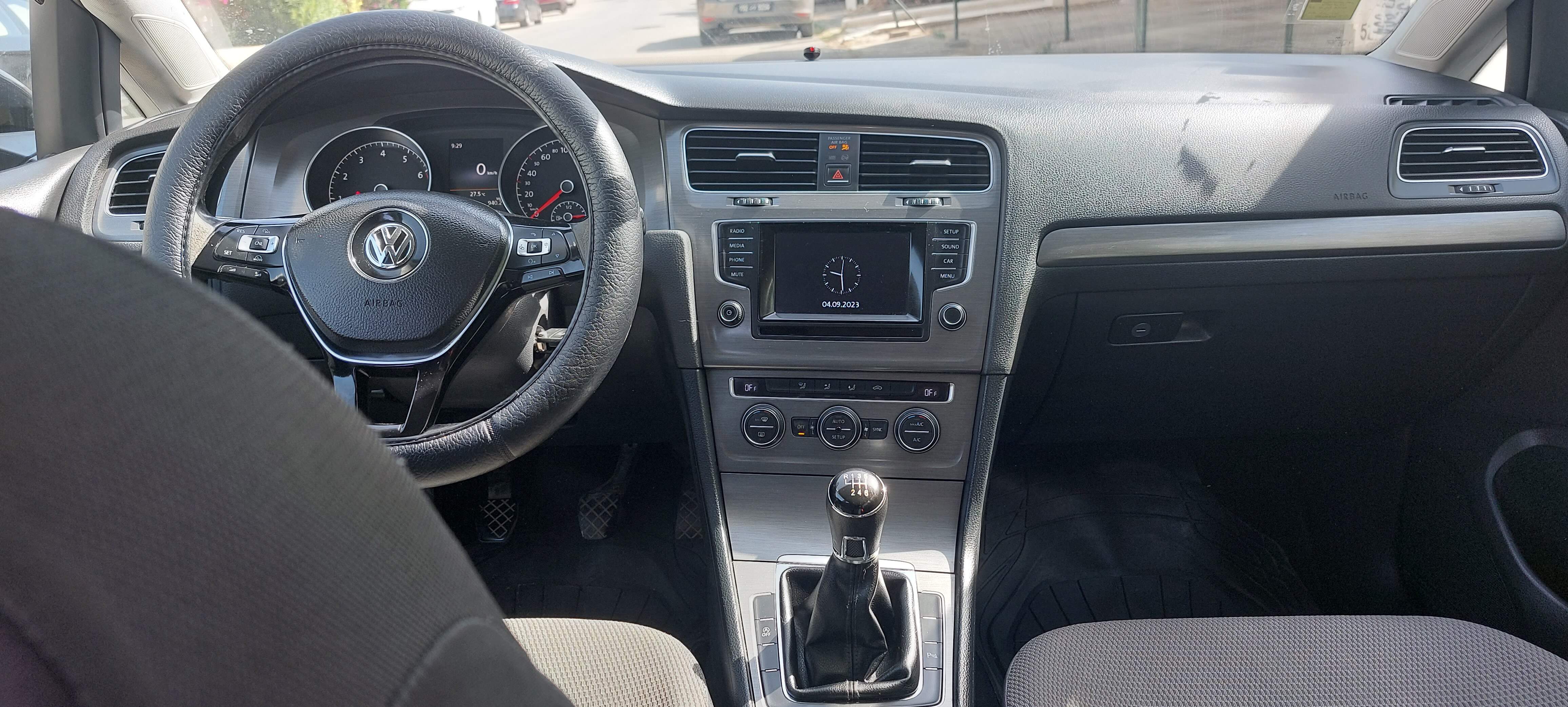 Ariana Ville&nbsp;Cite Ennasr 2&nbsp;Volkswagen&nbsp;Golf 7&nbsp;Belle voiture