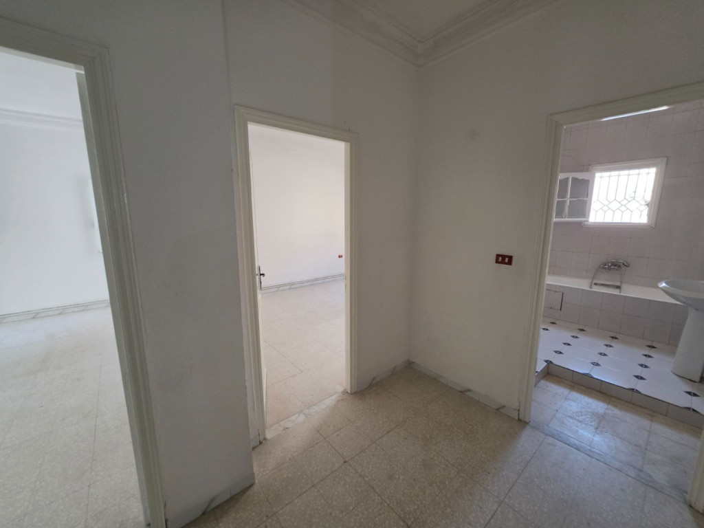 El Mourouj&nbsp;Cite El Mourouj 3 Bis&nbsp;Vente&nbsp;Maisons&nbsp;Villa ind�pendante s6 � el mourouj 4