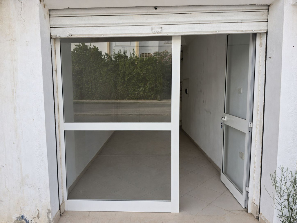 El Mourouj&nbsp;Cite El Mourouj 3 Bis&nbsp;Bureaux & Commerces&nbsp;Fond de Commerce&nbsp;Local commercial 15 m � el mourouj 5