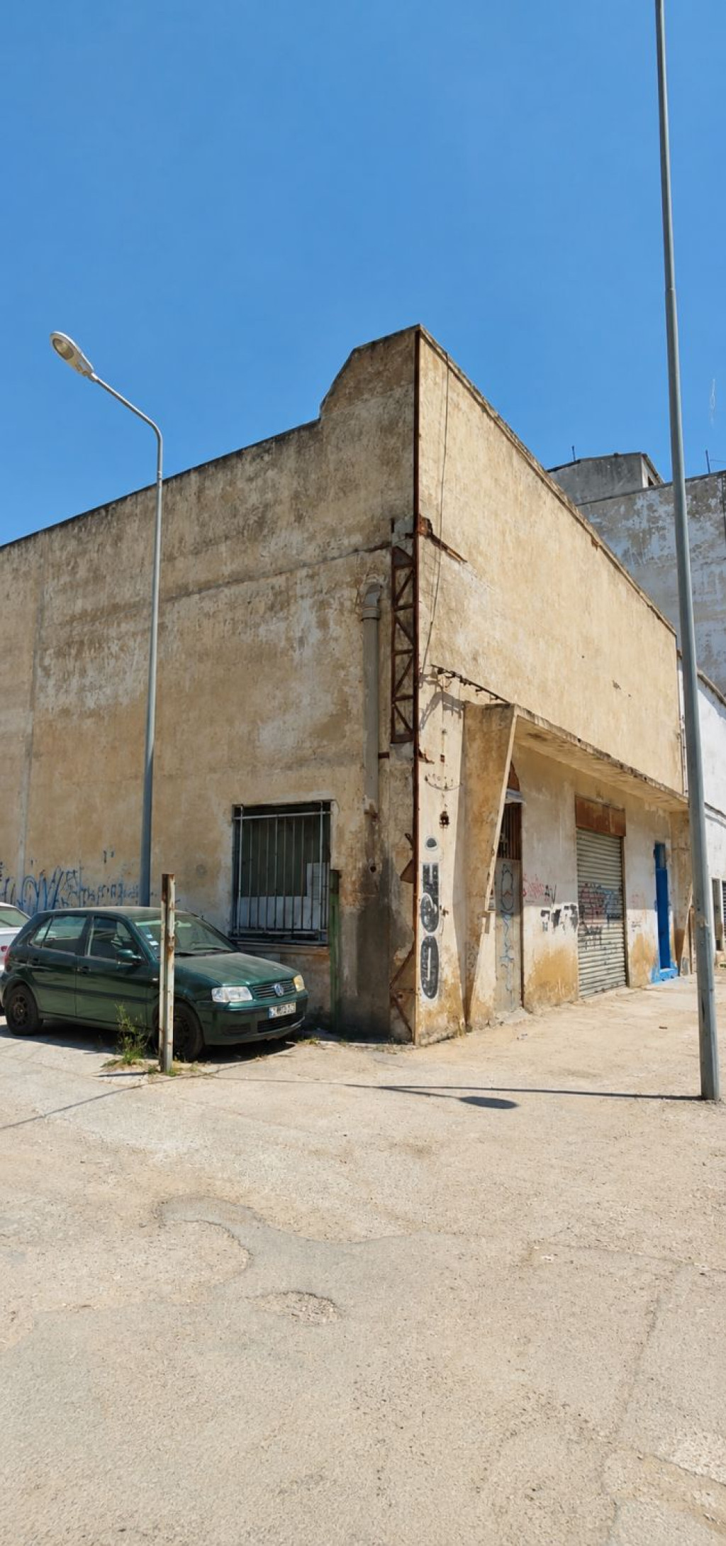 Bab Bhar&nbsp;Republique&nbsp;Bureaux & Commerces&nbsp;Fond de Commerce&nbsp;B�timent de 458 m � � tunis