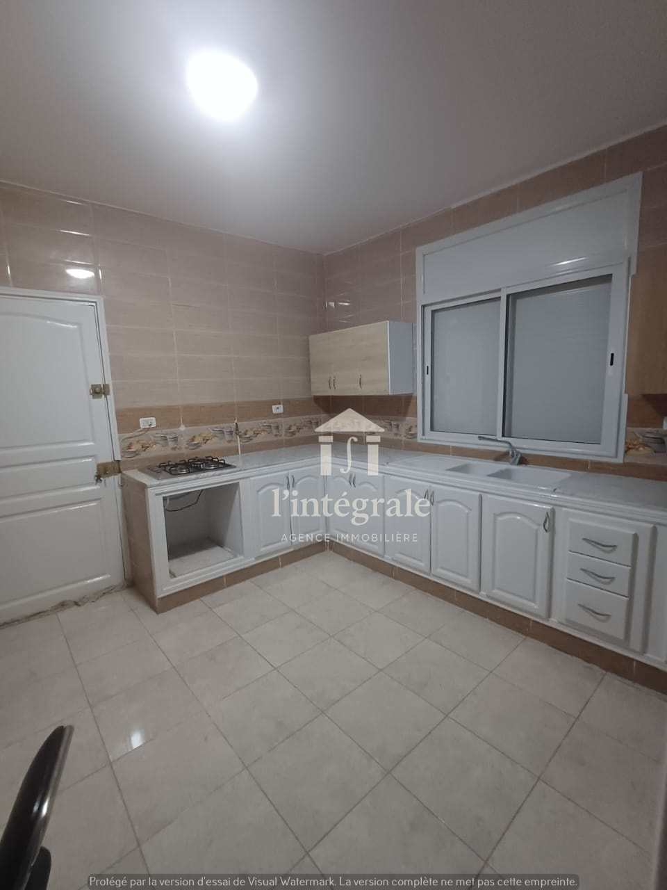 Ariana Ville&nbsp;Cite Ennasr 1&nbsp;Location&nbsp;Appart. 4 pi�ces&nbsp;S3 en �tage de villa