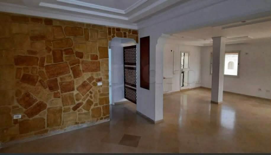 Ariana Ville&nbsp;Cite Ennasr 2&nbsp;Location&nbsp;Maisons&nbsp;Etage de villa a ennasr 2500 d