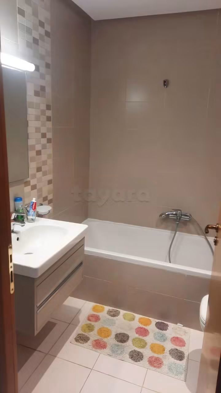 Mnihla&nbsp;Jardins d'el Menzah&nbsp;Location&nbsp;Appart. 4 pi�ces&nbsp;S3 meuble 2700 d jardins del menzah 2