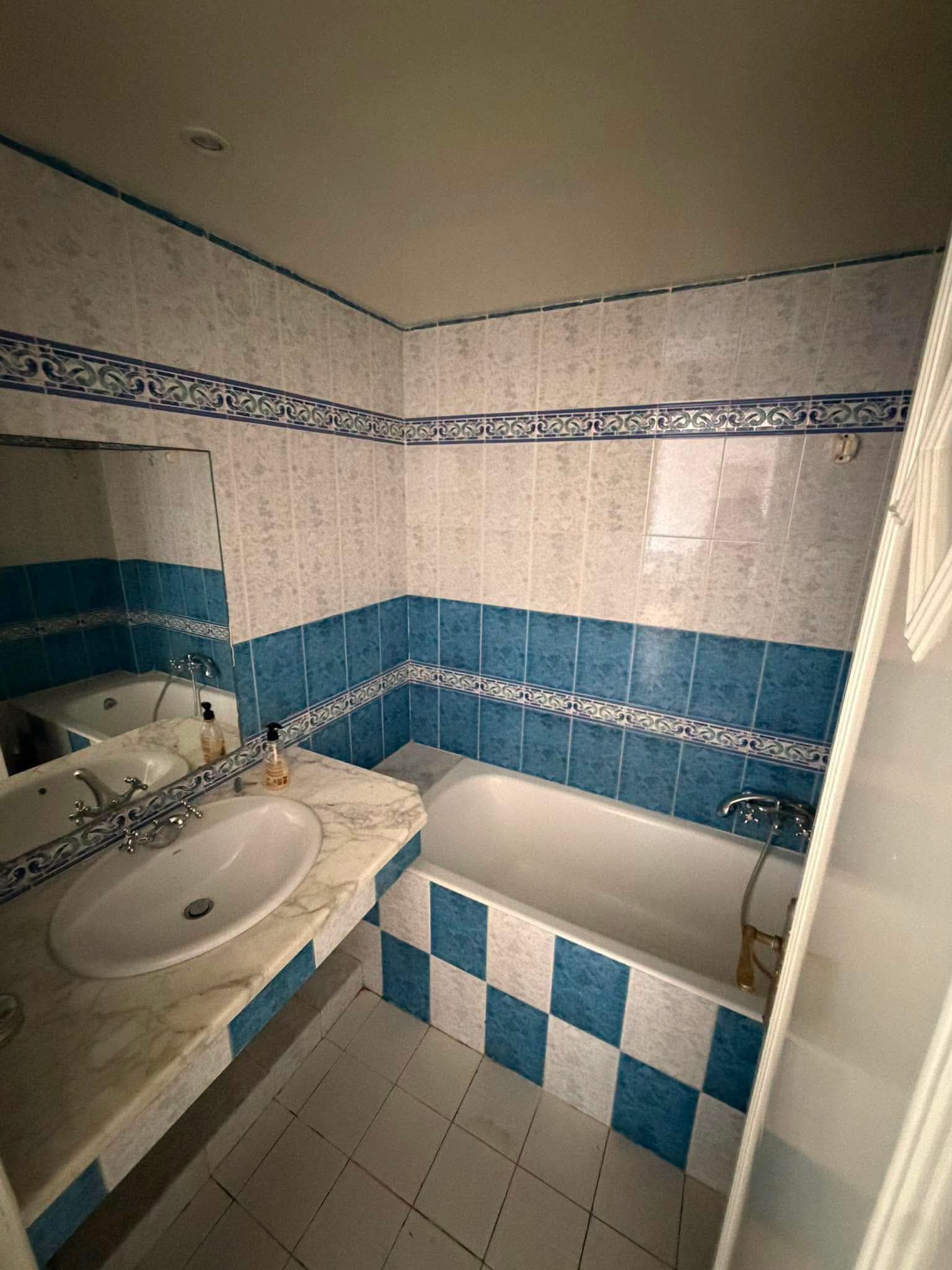 Ariana Ville&nbsp;Cite Ennasr 2&nbsp;Location&nbsp;Appart. 2 pi�ces&nbsp;S1 meuble ennasr 2 1050d