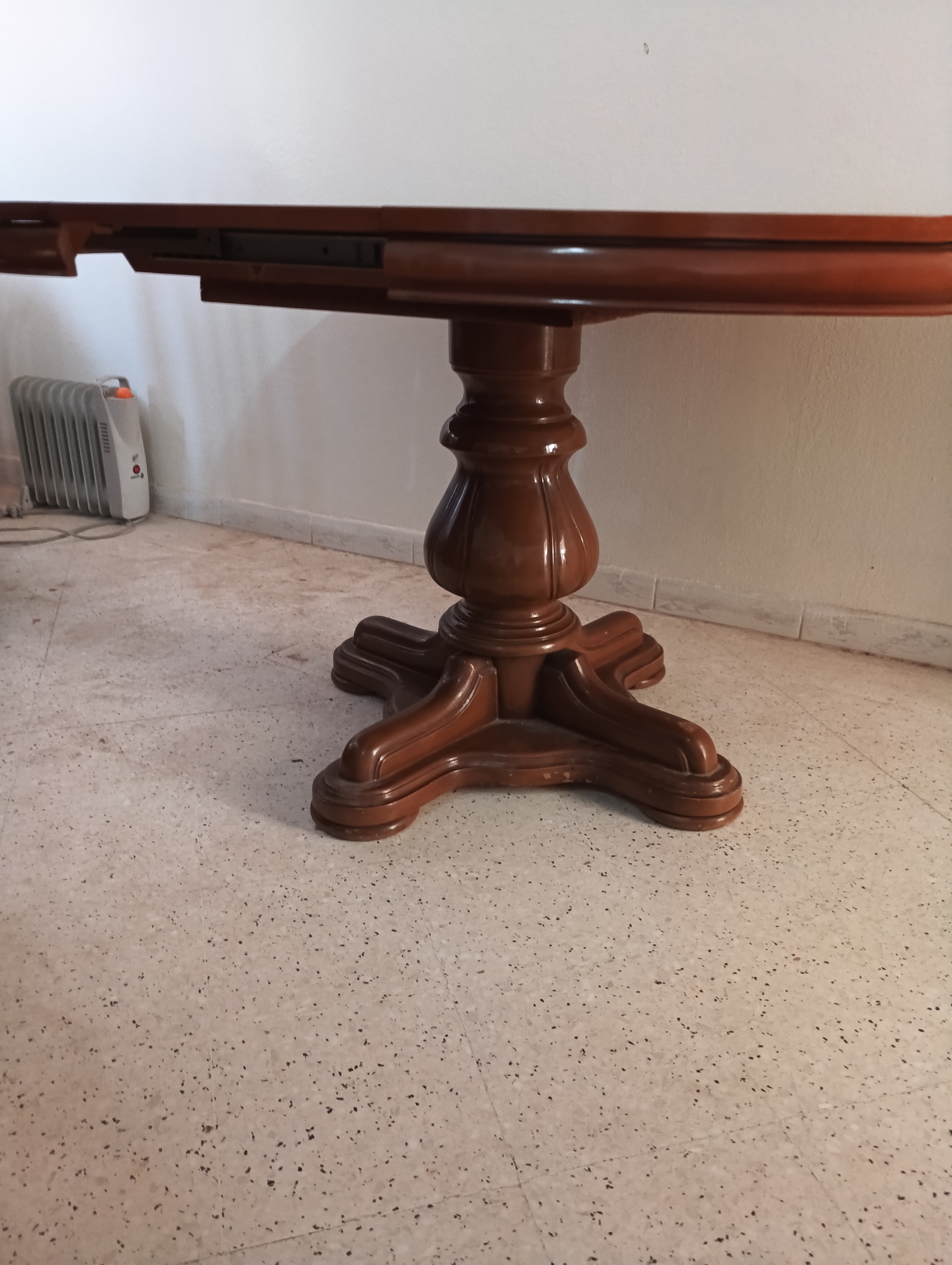 Mannouba&nbsp;Denden&nbsp;Meubles de cuisine et salle de bain&nbsp;Tables - Coins Repas&nbsp;Table salle � manger en tr�s bon �tat