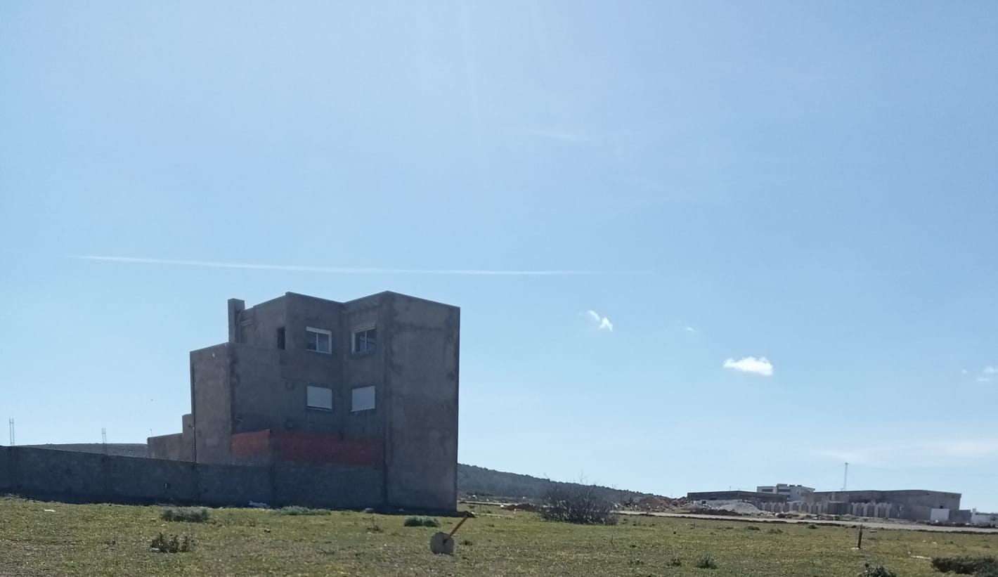 Raoued&nbsp;Borj Touil&nbsp;Terrain&nbsp;Terrain nu&nbsp;Futur zone paisible pas loin de tunis et l'ariana