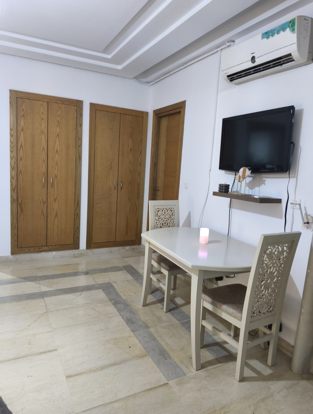 La Marsa&nbsp;Cite Bhar Lazreg&nbsp;Location&nbsp;Appart. 1 pi�ce&nbsp;Bel appartement haut standing meubl�